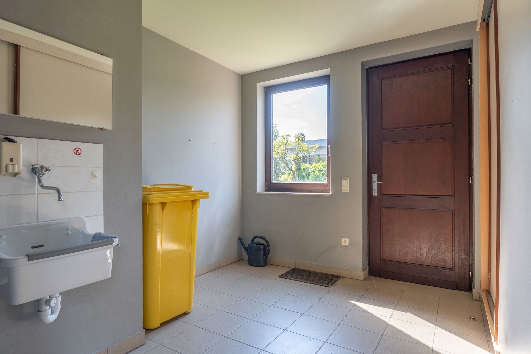 Goed onderhouden villa met 5 slpk's op perceel van 1.060m². foto 22