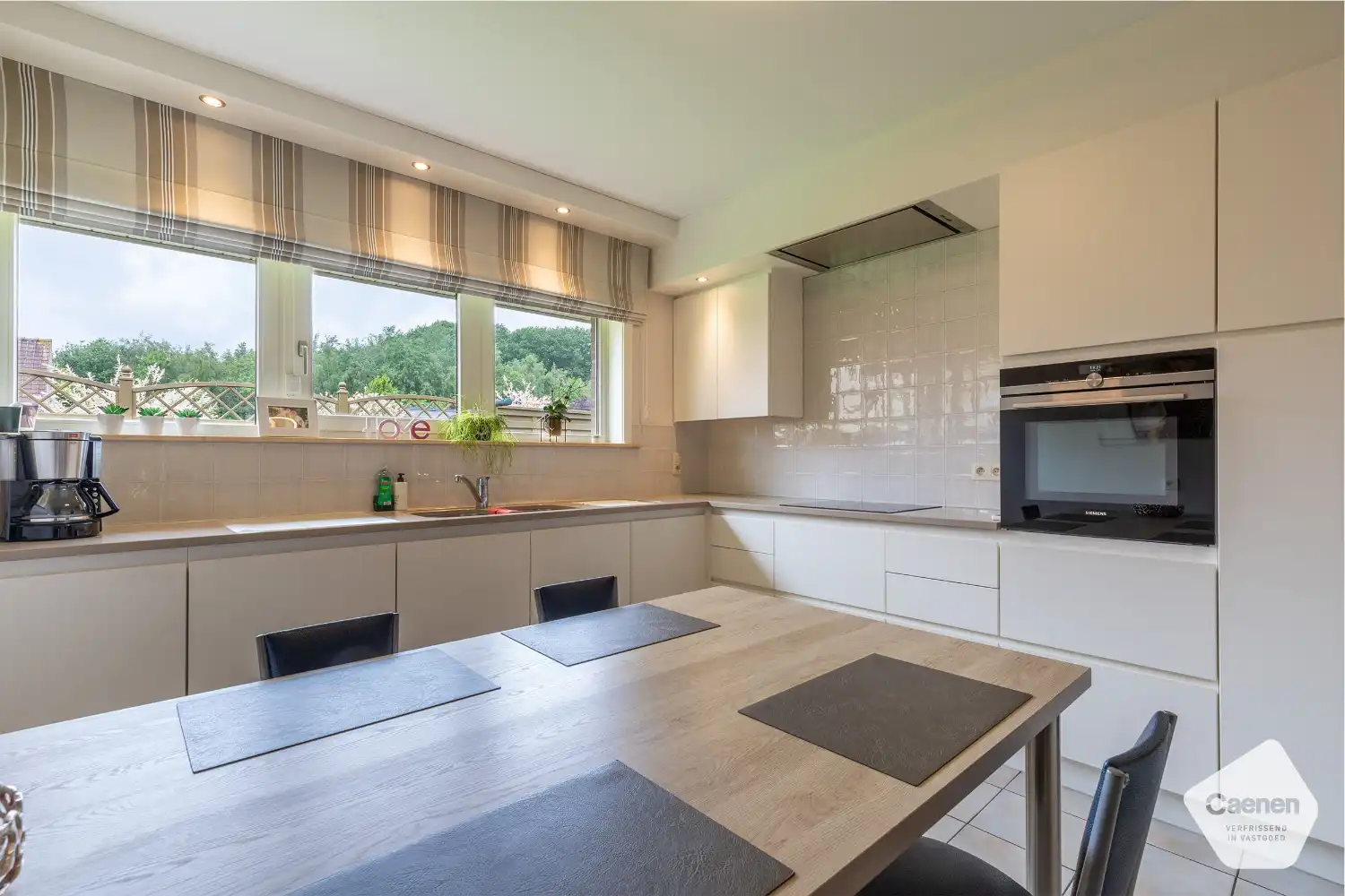 Ruime villa in het groen & rustige omgeving met 6 slaapkamers en prachtige tuin! foto 3