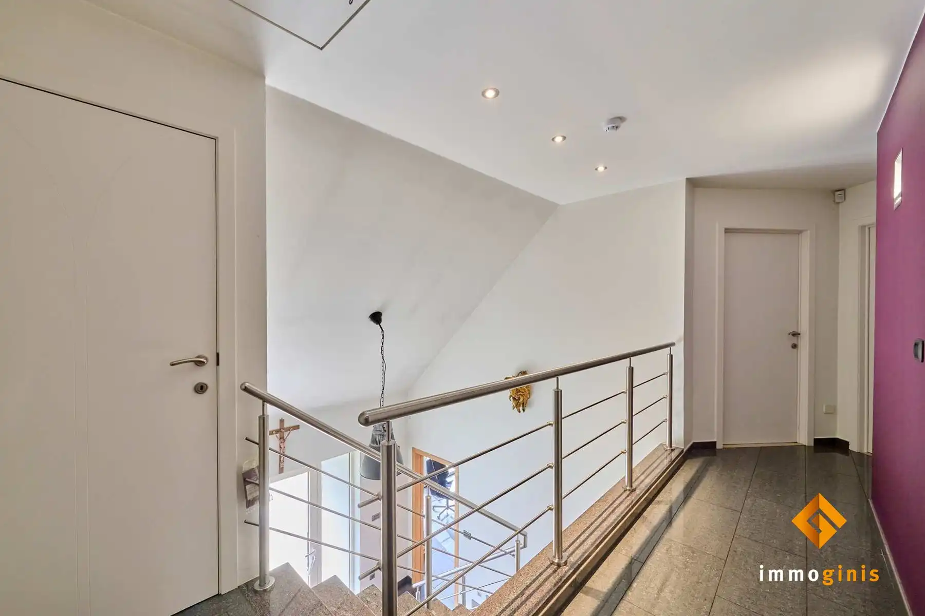 Luxueuze woning met 3 tot 5 slaapkamers en zéér grote, vrijstaande garage op een mooi perceel van 9a60ca. foto 16