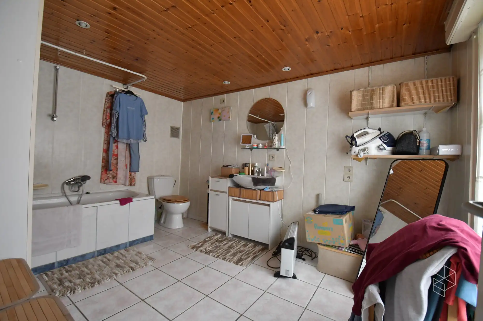 Goed onderhouden woning met 3 slpk, tuin oprit en bijgebouw foto 7