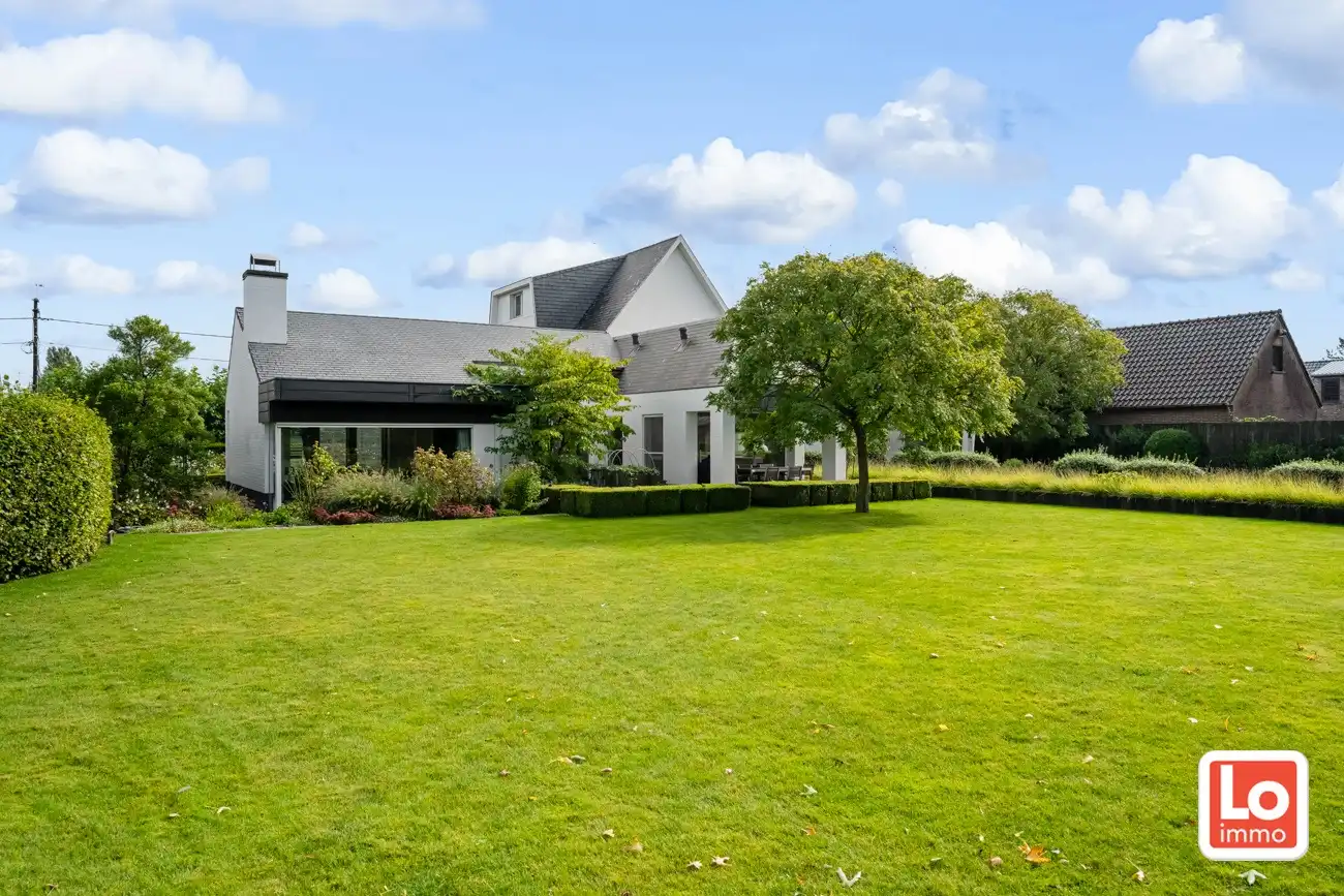 IN OPTIE! Mooie villa met prachtige tuin en zwembad foto 24