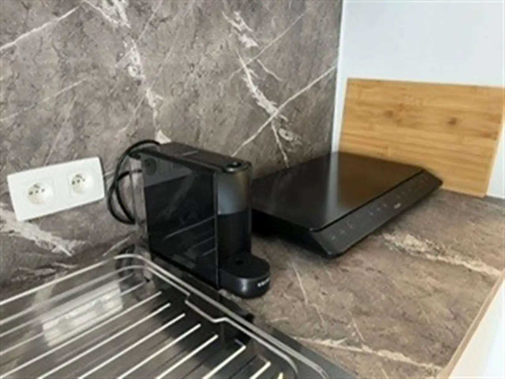 Volledig gerenoveerd  gemeubeld éénslaapkamer appartement foto 10