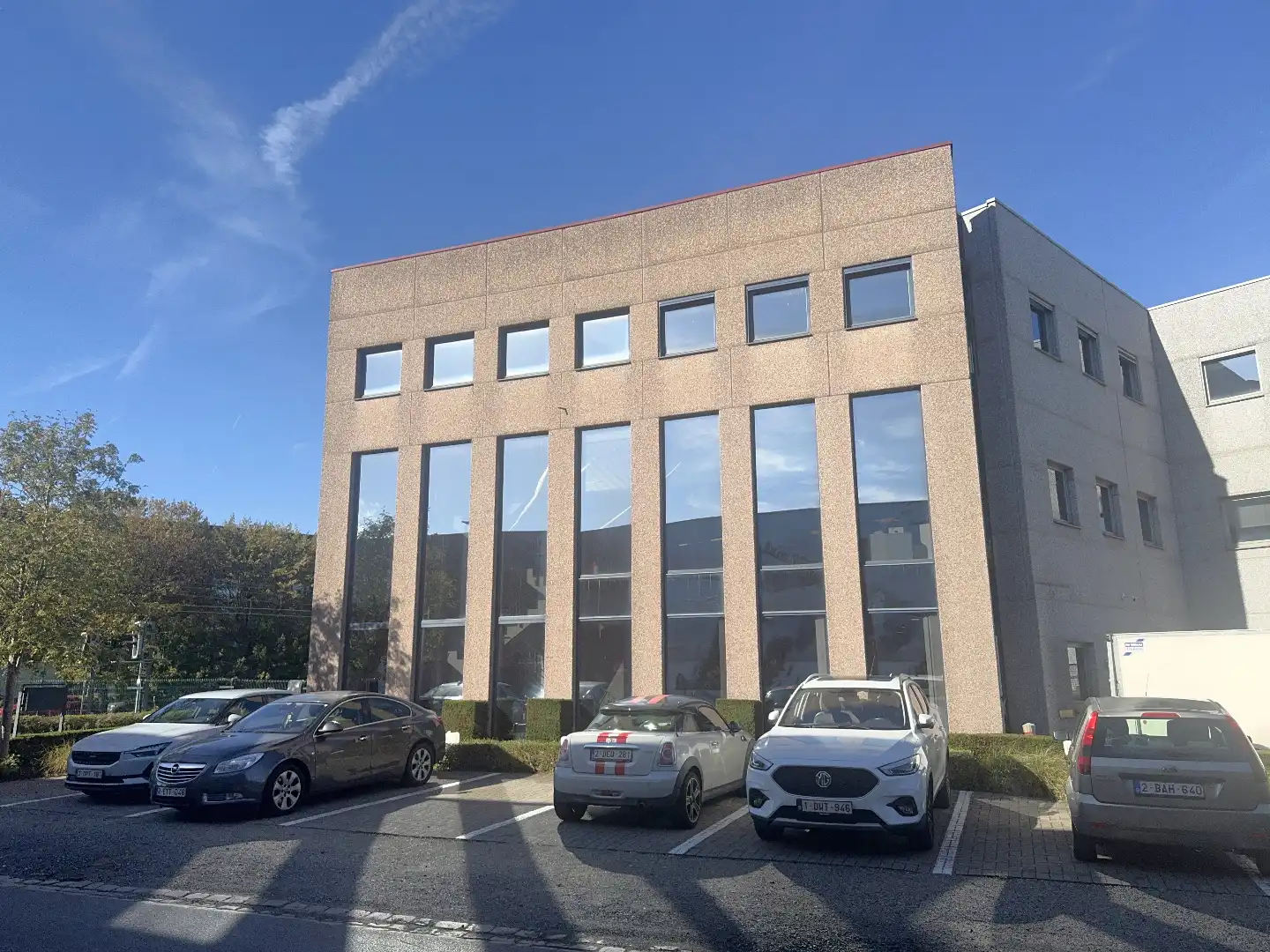 Instapklare kantoren te huur vlakbij afrit E40/R4 in Sint-Denijs-Westrem foto 2