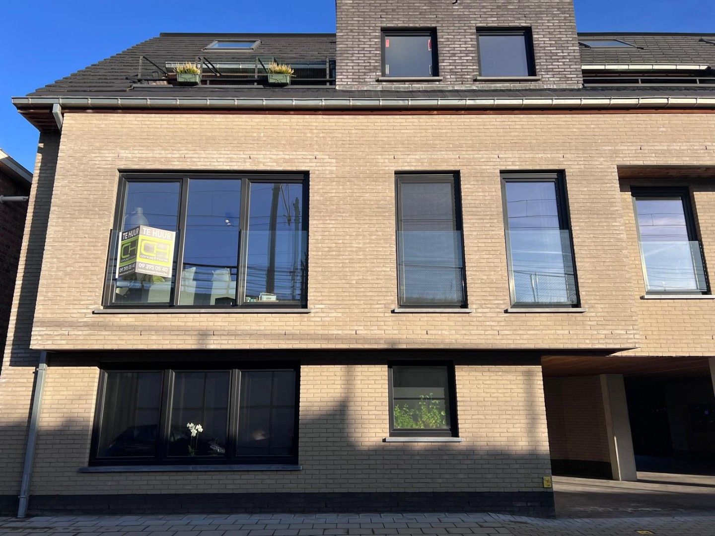 Instapklaar appartement te huur nabij het centrum van Landegem foto {{pictureIndex}}