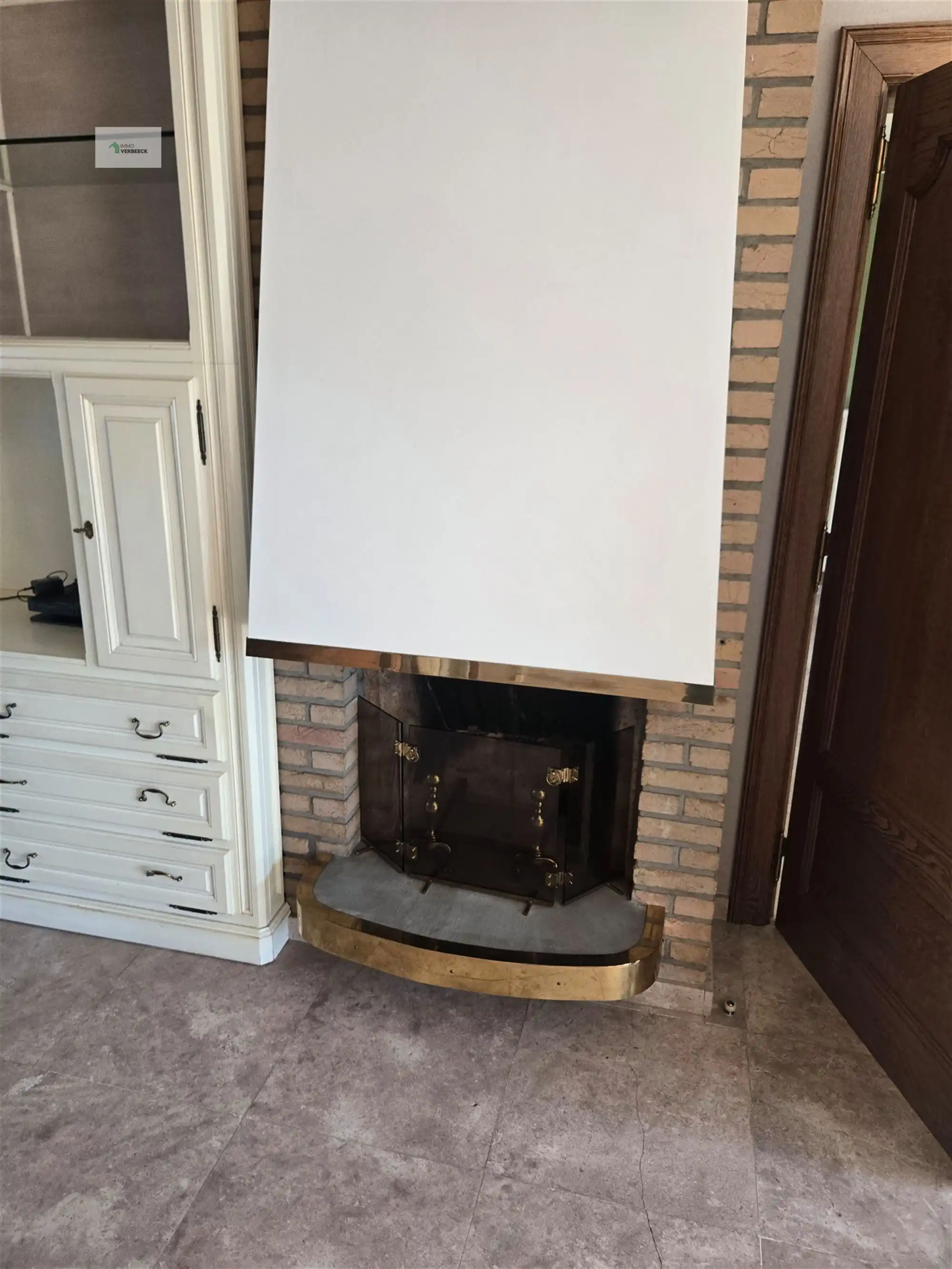 Ruime woning met 4 slaapkamers op 914 m² te Bale foto 4