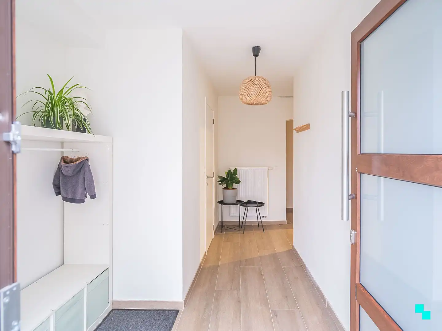 Instapklare rijwoning te Bottelare dorp met garage en tuin foto 2