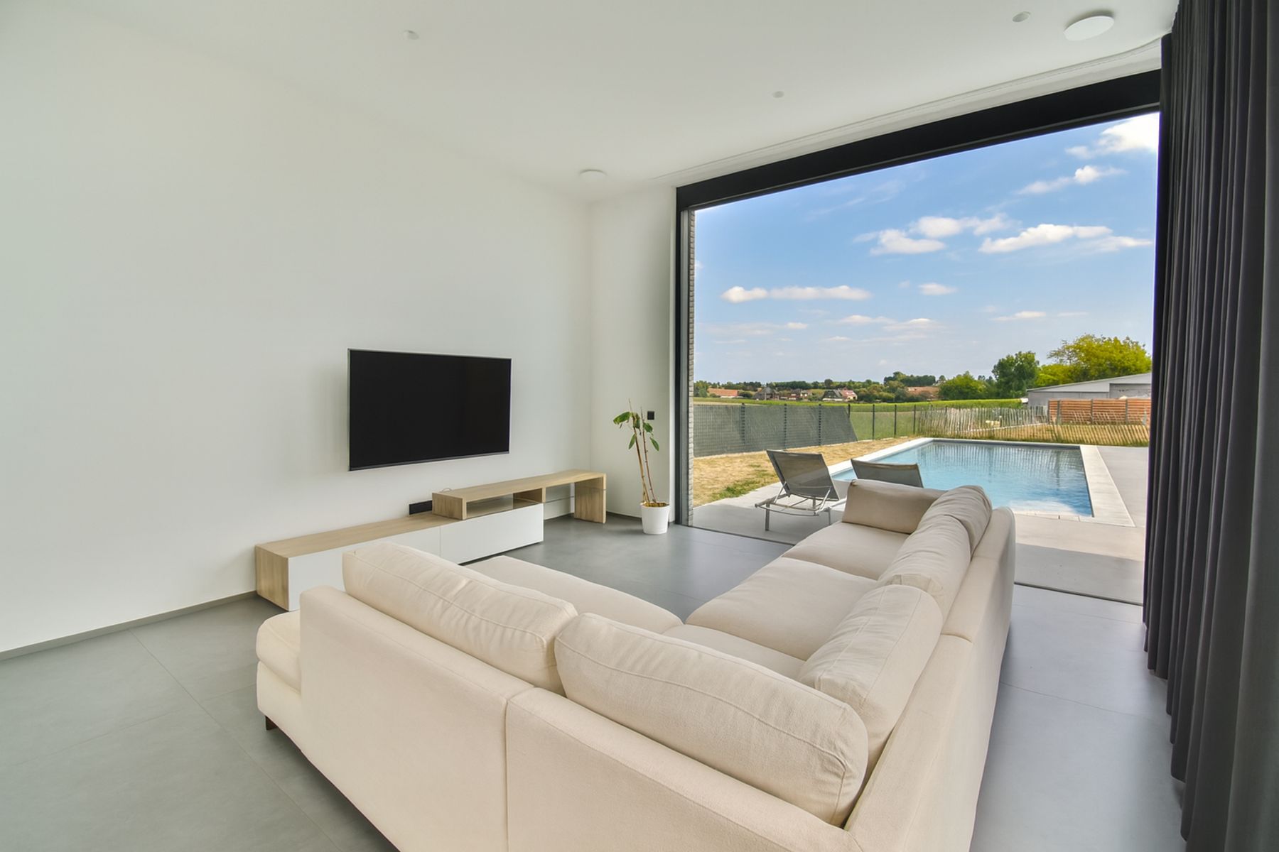 Exclusieve villa met zwembad foto 4