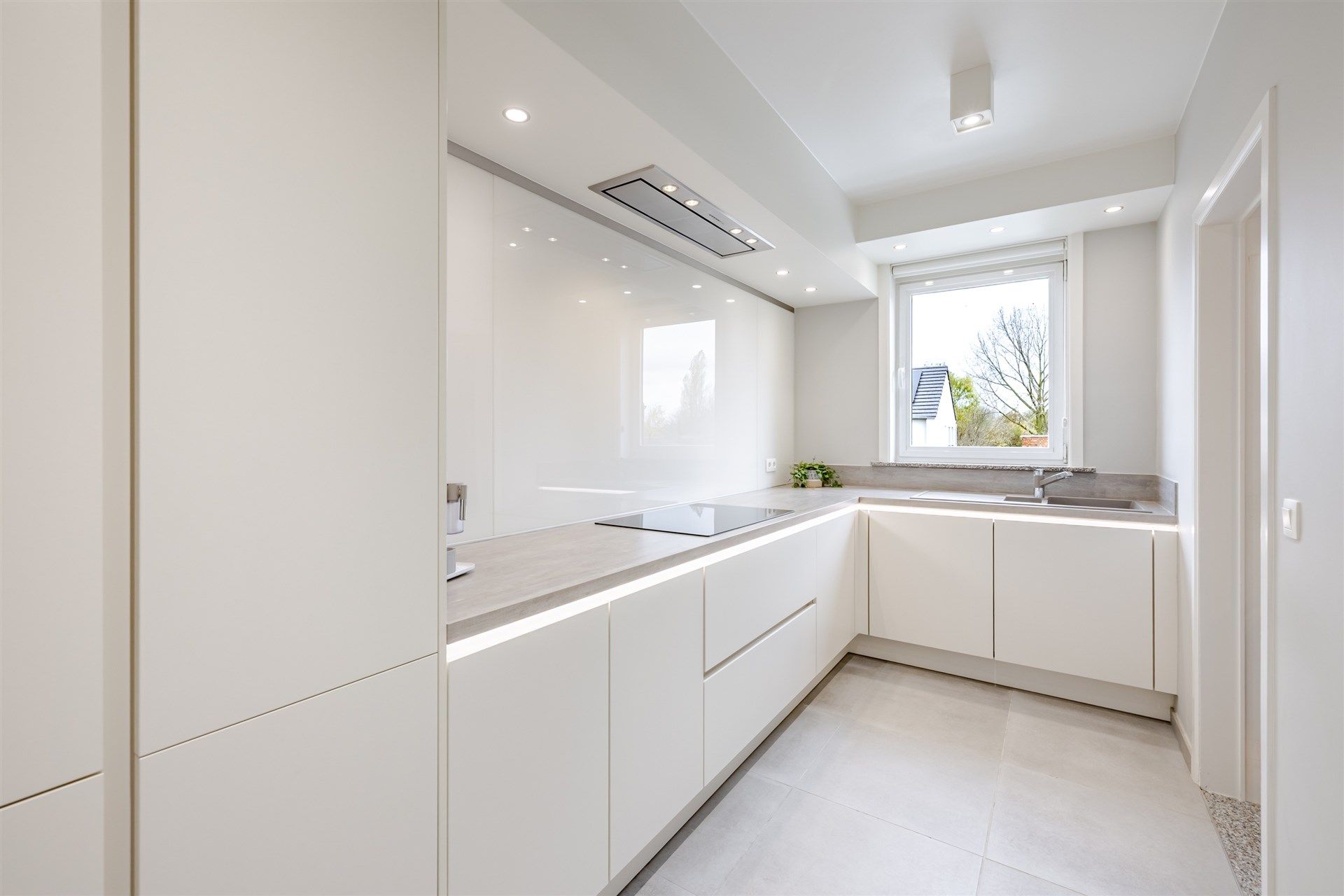 3-slaapkamer appartement met garage en mooi uitzicht foto 5