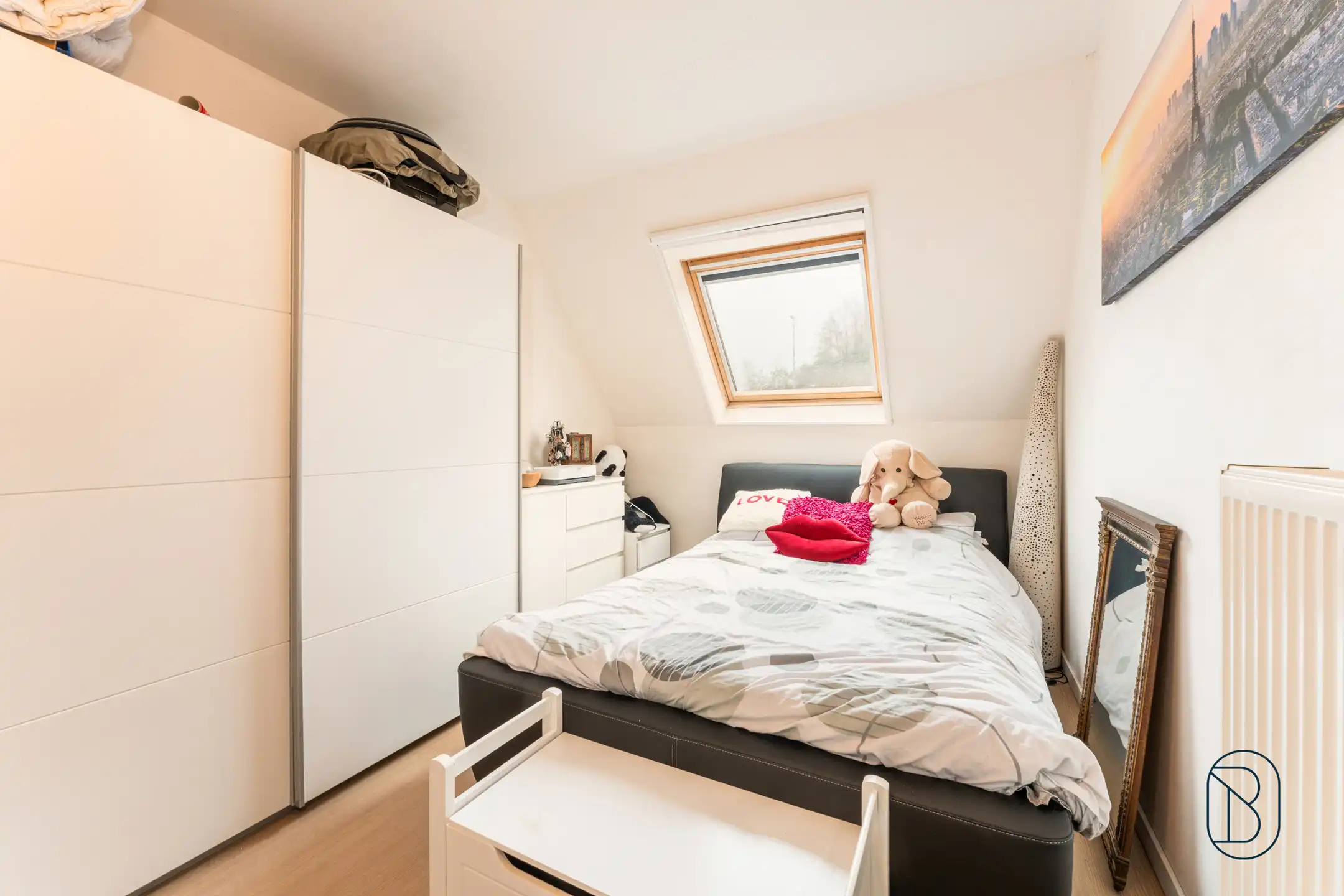 Instapklare woning met 4+ kamers, tuin, oprit en garage foto 15