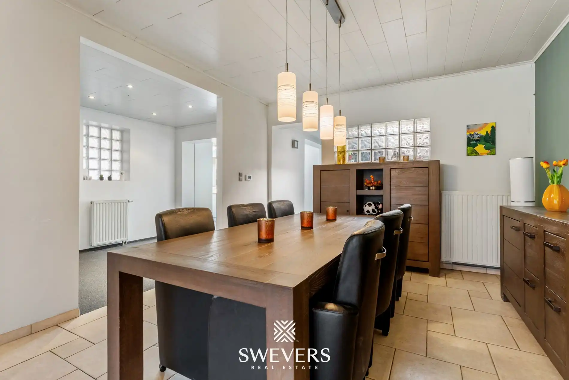 Ruime halfopen woning met zuidoostgerichte tuin en zwembad foto 8