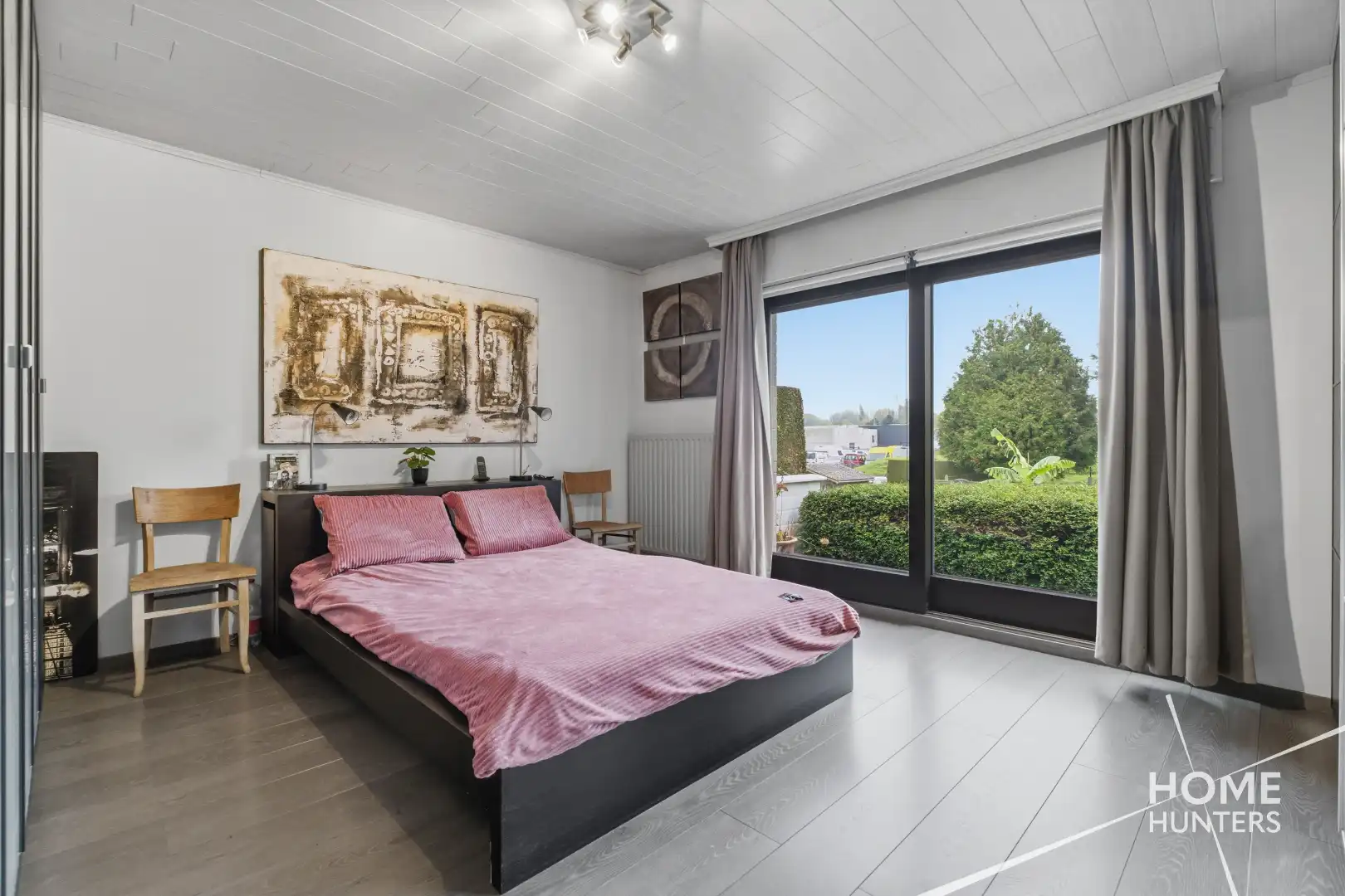 RUSTIG GELEGEN BUNGALOW MET RUIME TUIN EN VEELZIJDIGE KELDERRUIMTE foto 21