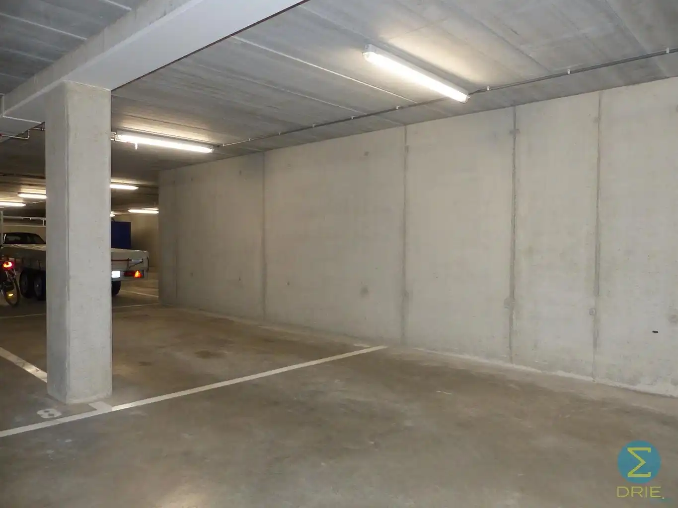 Parkeerplaats te koop foto {{pictureIndex}}