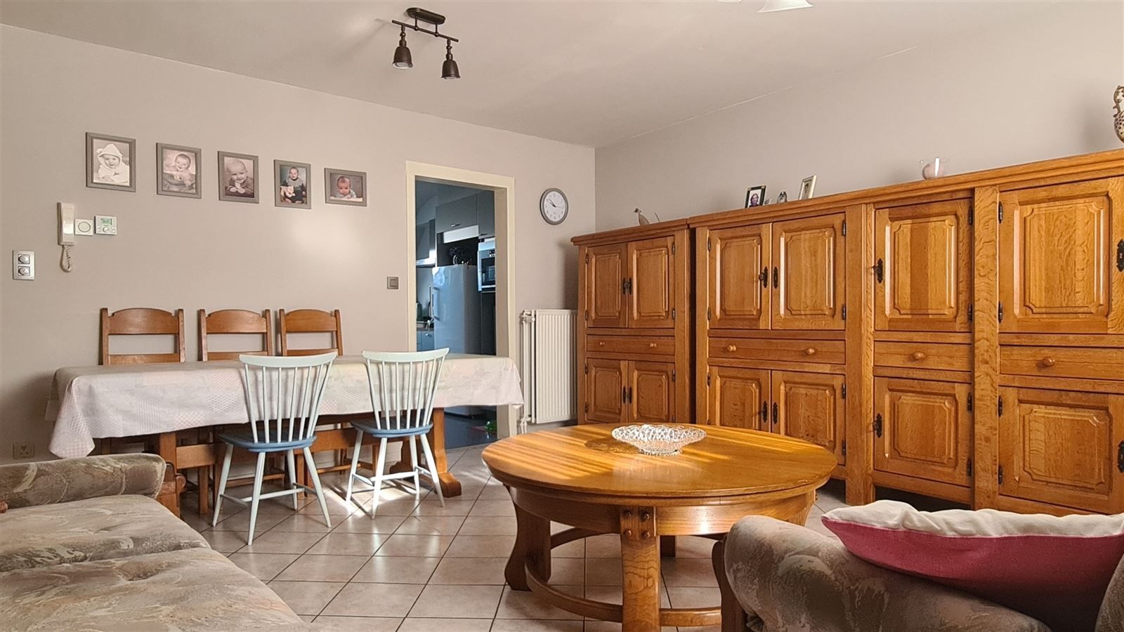 gezellig tweeslaapkamerappartement in centrum Munsterbilzen foto {{pictureIndex}}