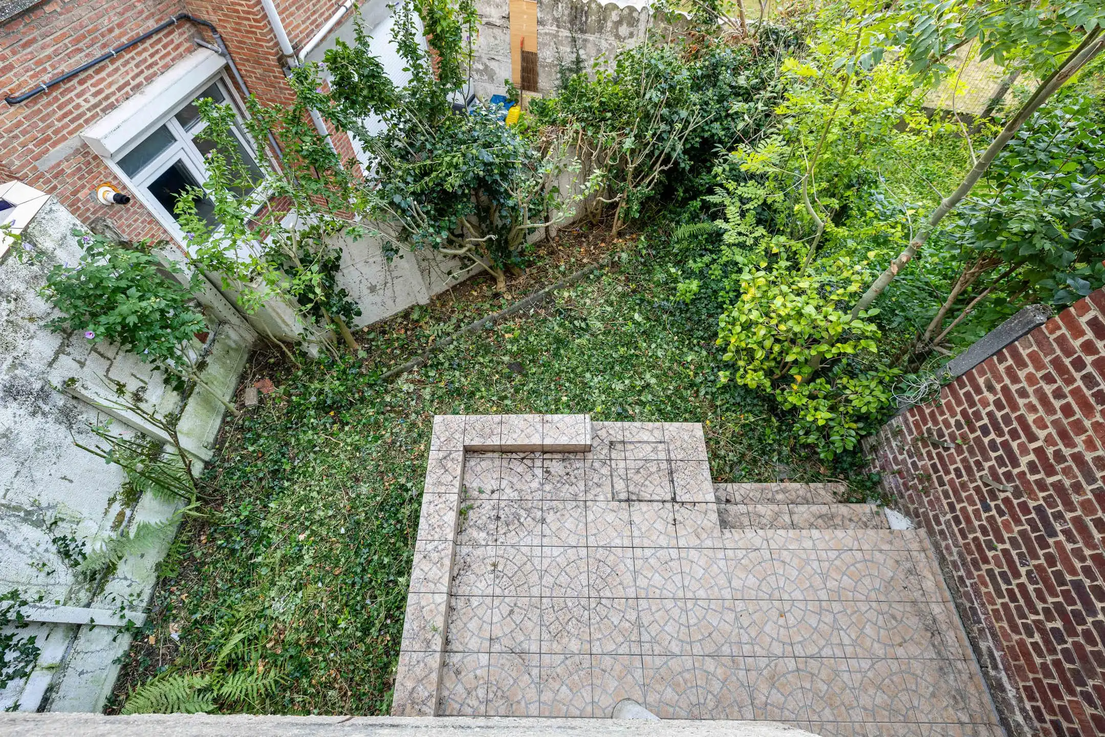 Huis met “mooie verdieping”: 2 slaapkamers + studeerkamer foto 7