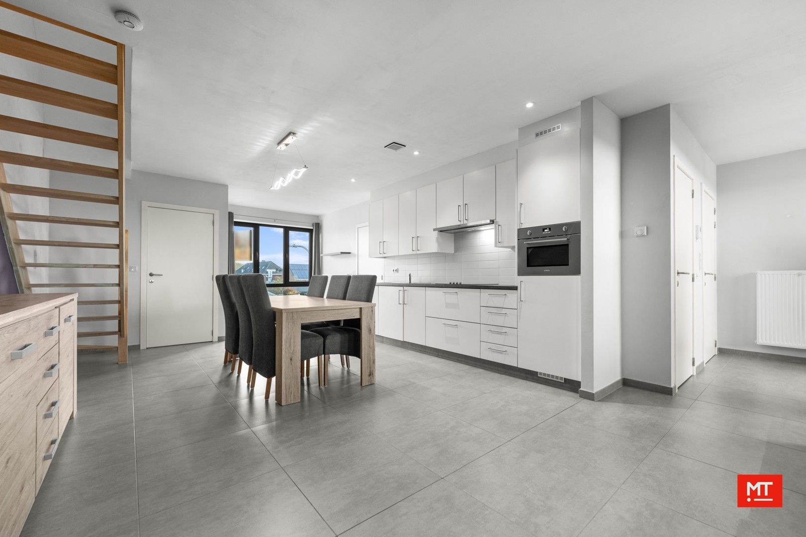 Instapklaar appartement met 2 slaapkamers en Zuidgericht terras te koop in het centrum van Zonnebeke foto 3