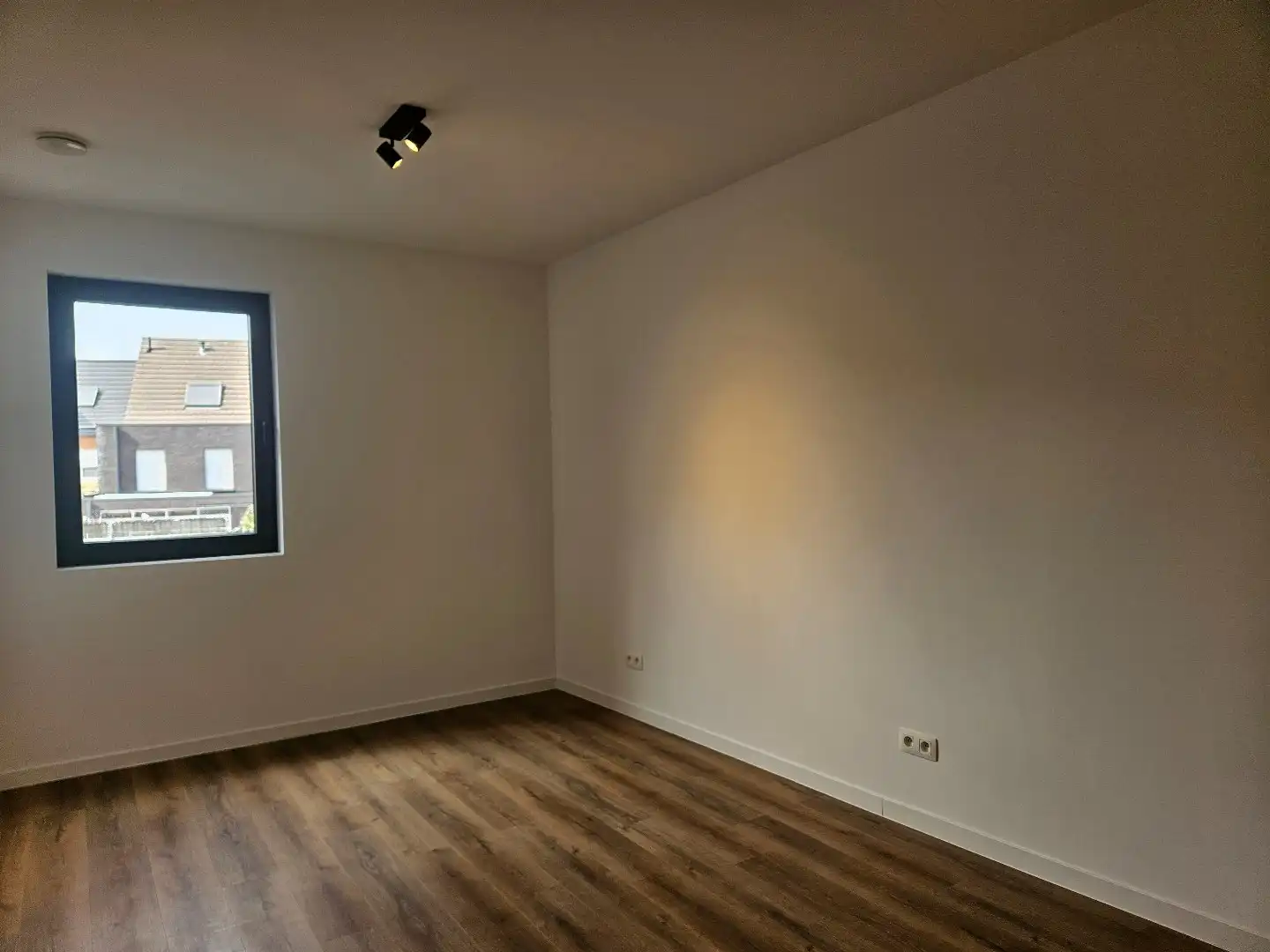 Nieuwbouwwoning met 3 slaapkamers en tuin in het centrum van Mol! foto 7