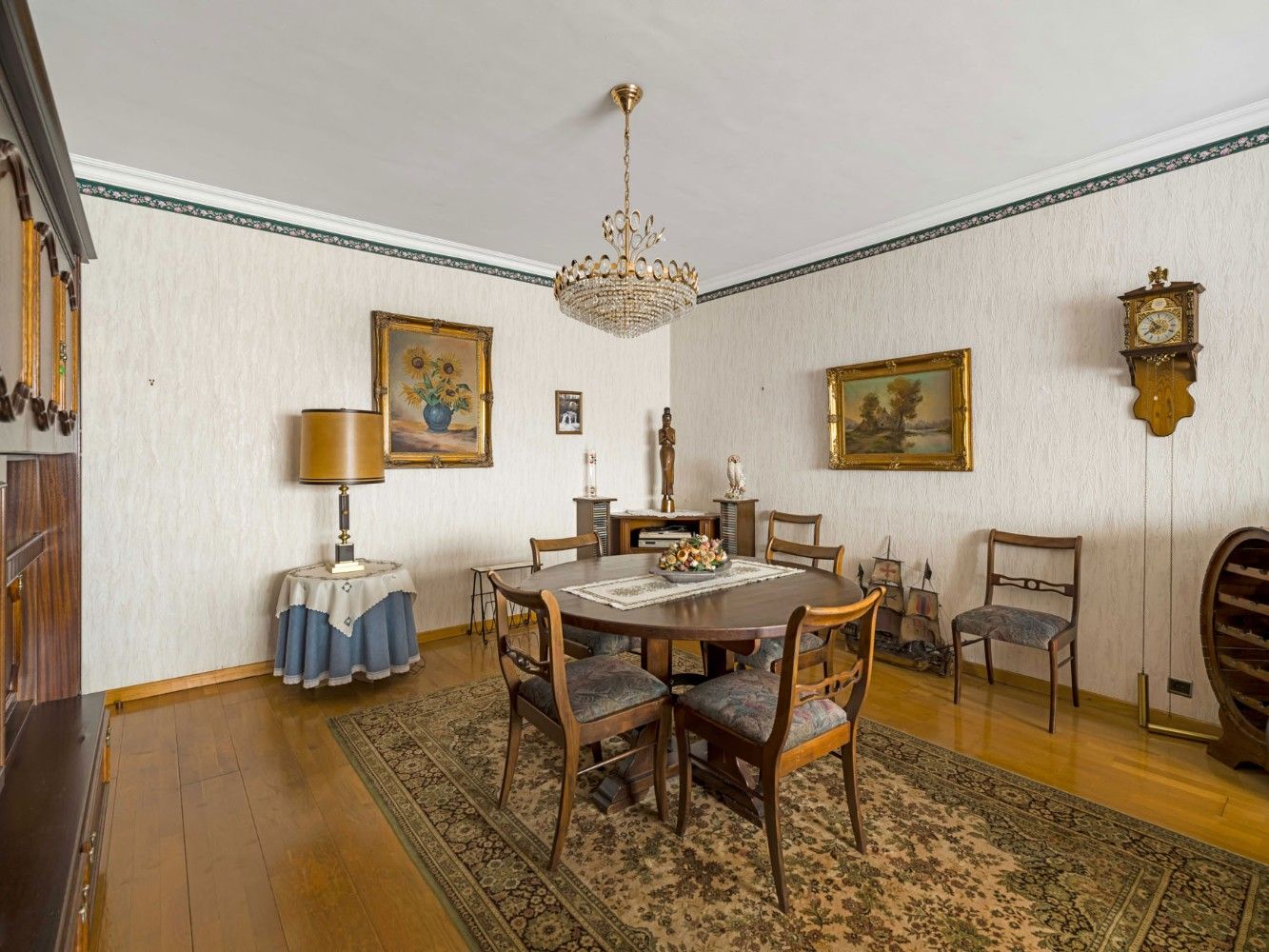 Keurig, instapklaar app. op 2e verd. met 2 slpk., terras en garage foto 4