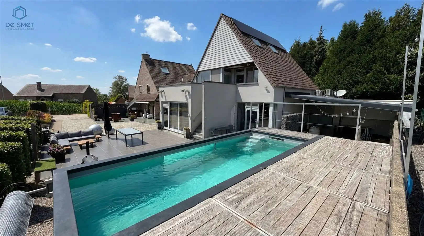 Exclusief domein te koop Instapklare privéwoning met erkende 4-sterren vakantiewoning op toplocatie in Geraardsbergen foto 2