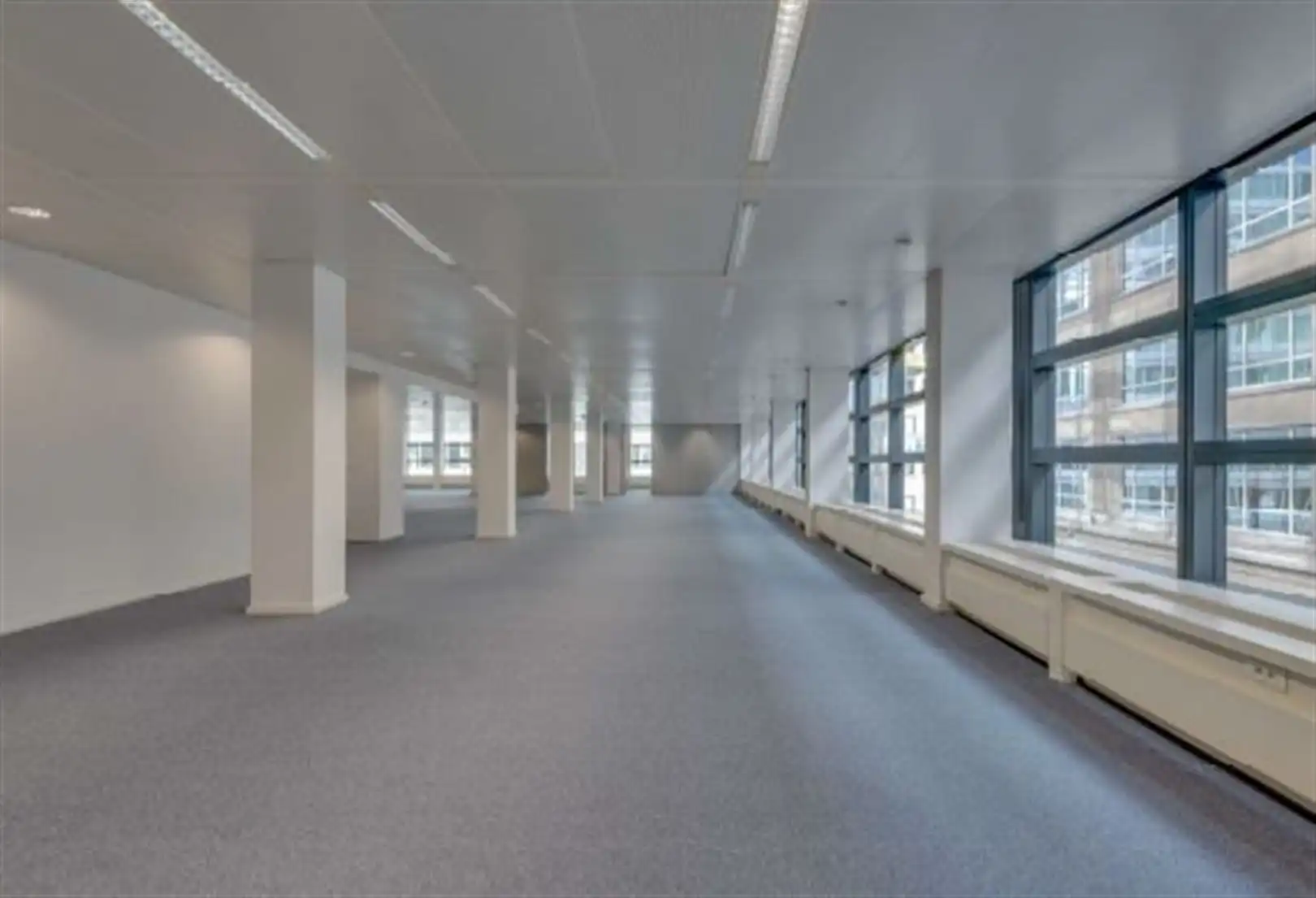 BRABANT BUILDING: 460m² en 607m² foto 2