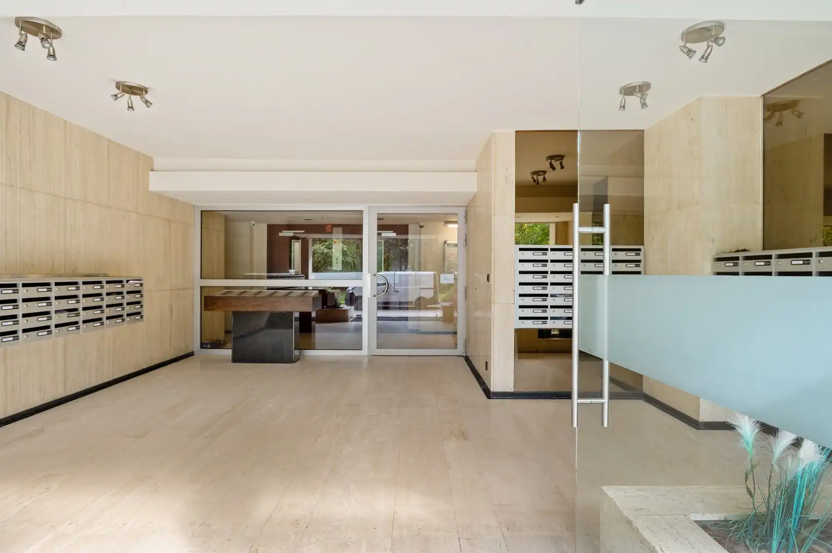 Ruim appartement met 3 slpk en panoramisch zicht foto 14