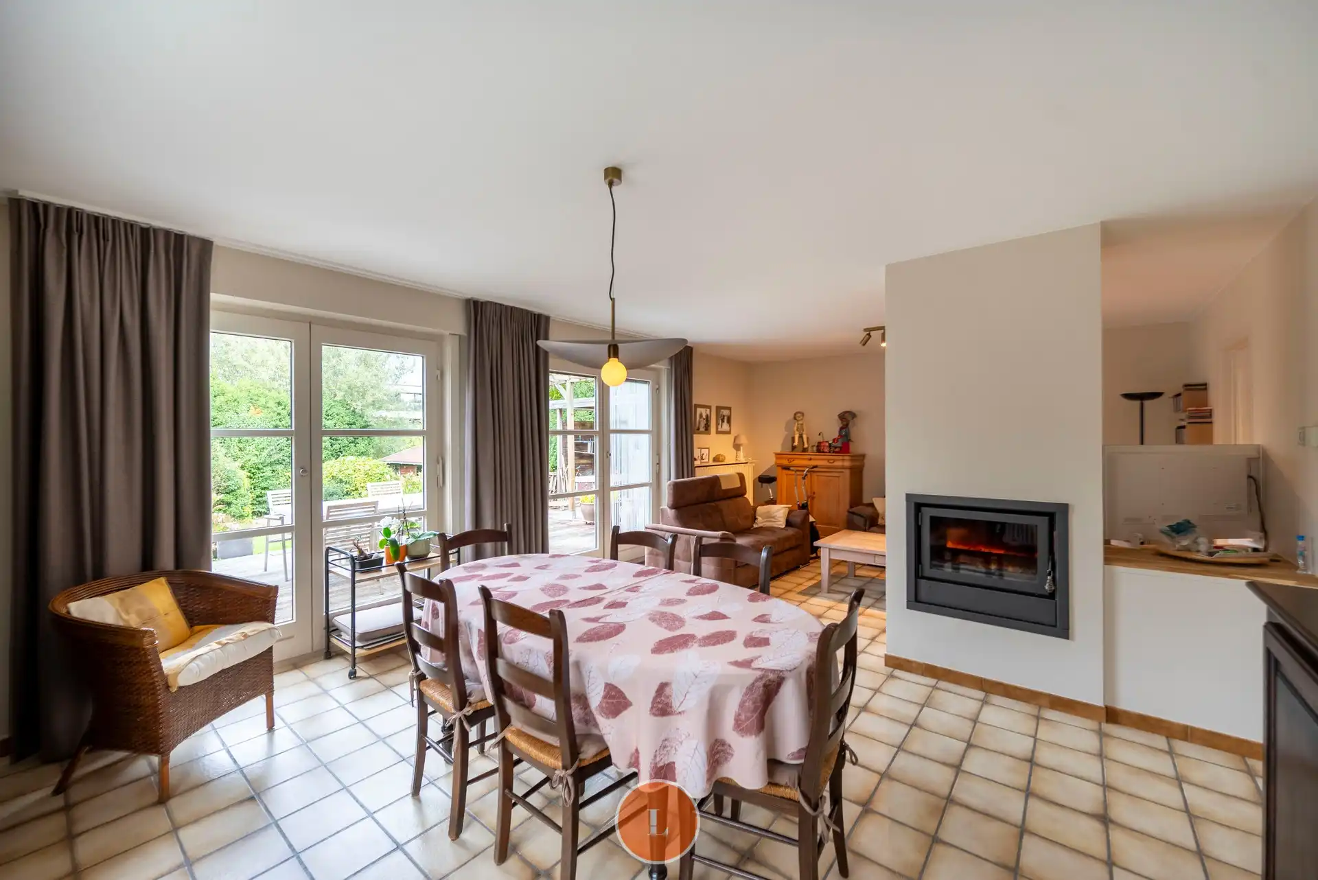 Alleenstaande woning in groene residentiële wijk foto 4