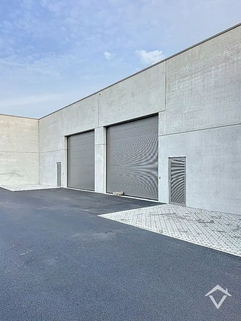 Nieuwbouw loods KMO-UNIT te koop – 326 m² met 1 parkeerplaats inbegrepen op de industriezone te Aartrijke foto 5