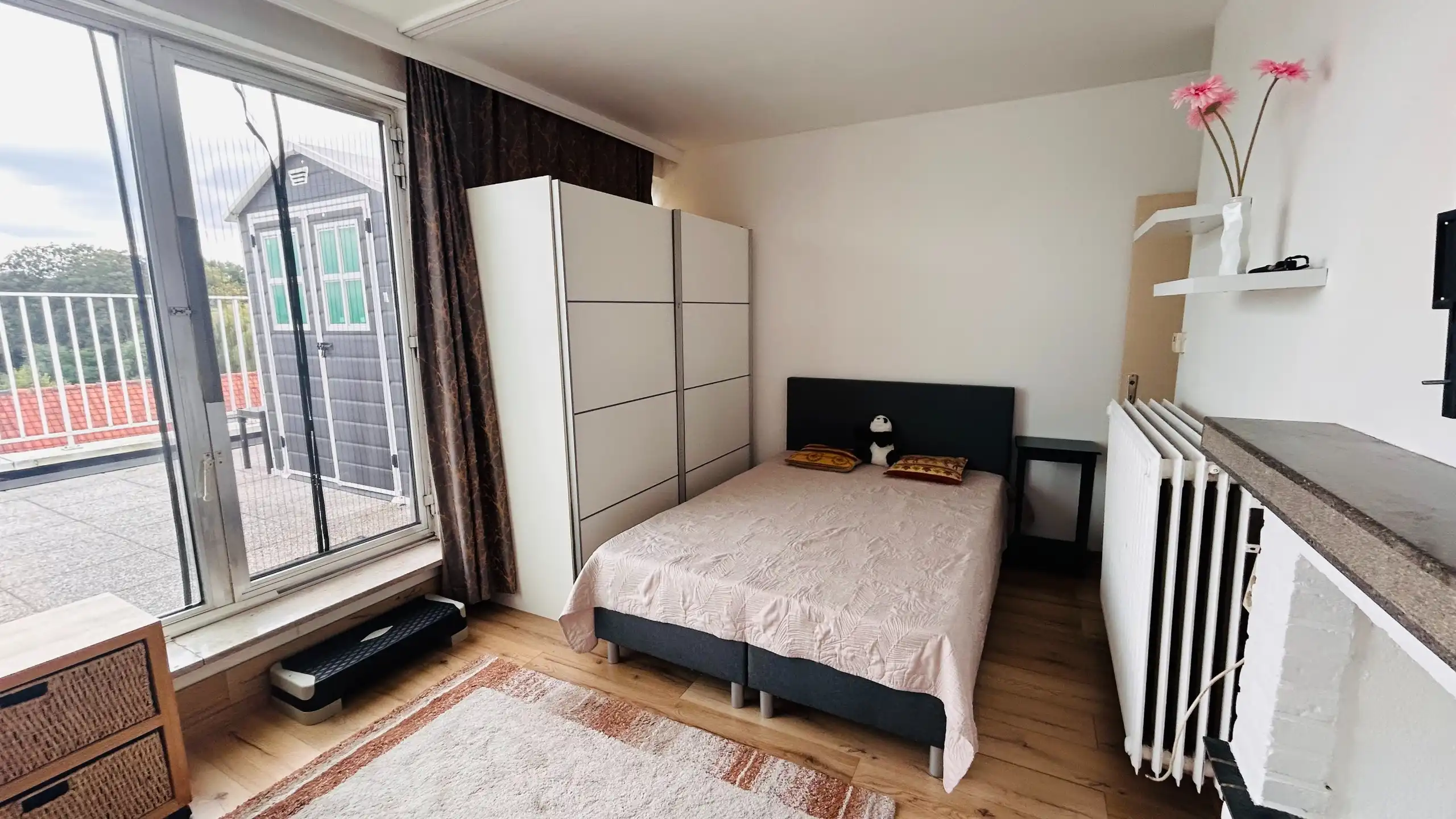 Gemeubeld 1-slaapkamer appartement met groot terras foto 2