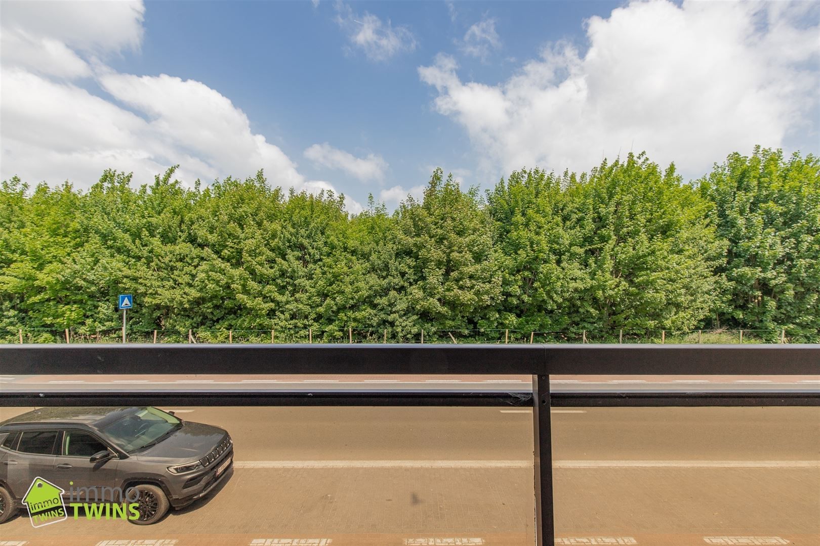 Instapklaar appartement met groot zonneterras en garage foto 10