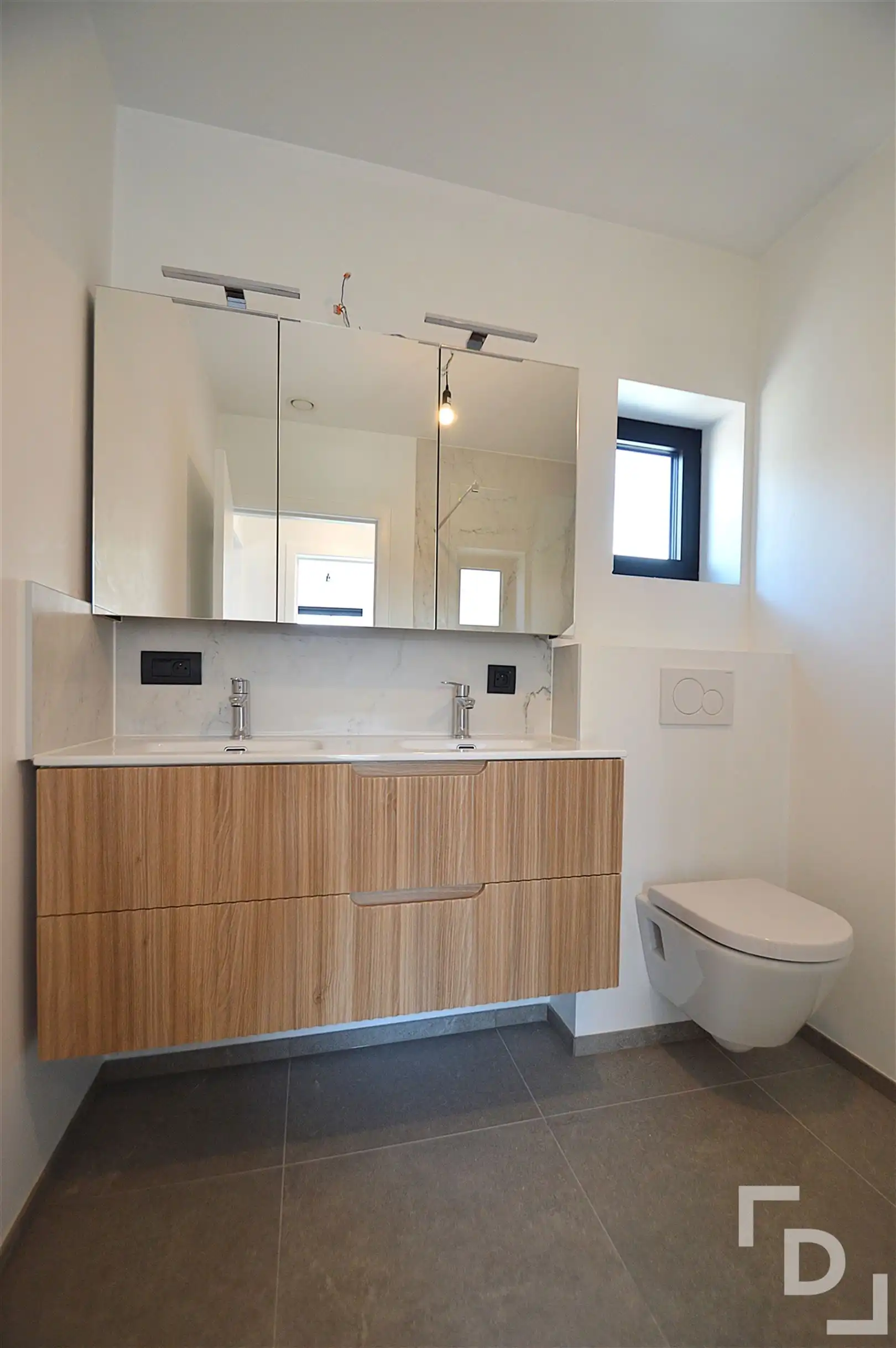 Modern en energiezuinige nieuwbouwwoning te huur in centrum Ieper. foto 13