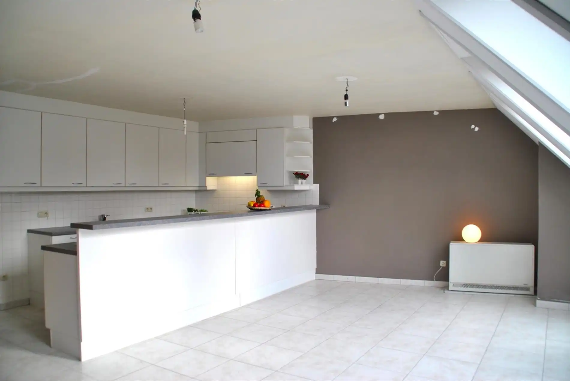 Lichtrijk, heel gezellig appartement met één slaapkamer en garage! foto 3