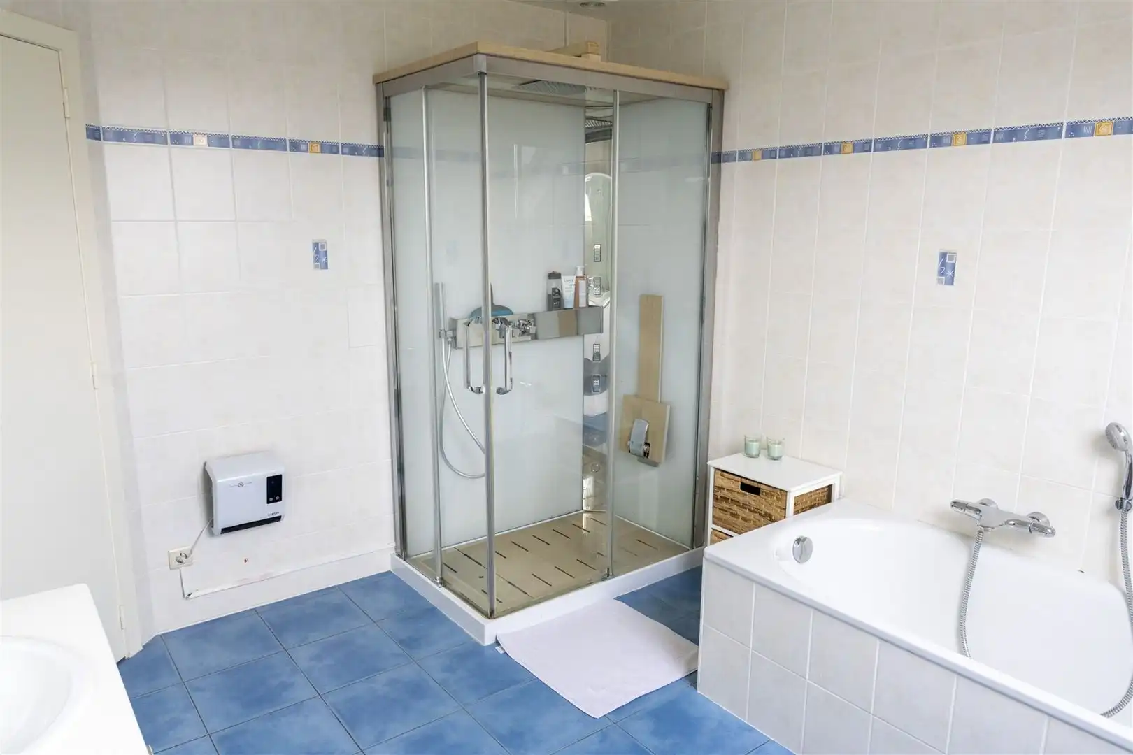 Kwalitatief afgewerkte woning met zonnige tuin, 3 slaapkamers en bureau. foto 22