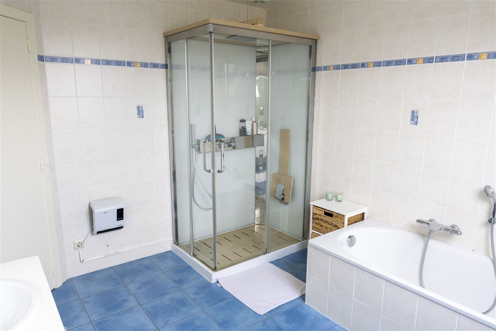 Kwalitatief afgewerkte woning met zonnige tuin, 3 slaapkamers en bureau. foto 22