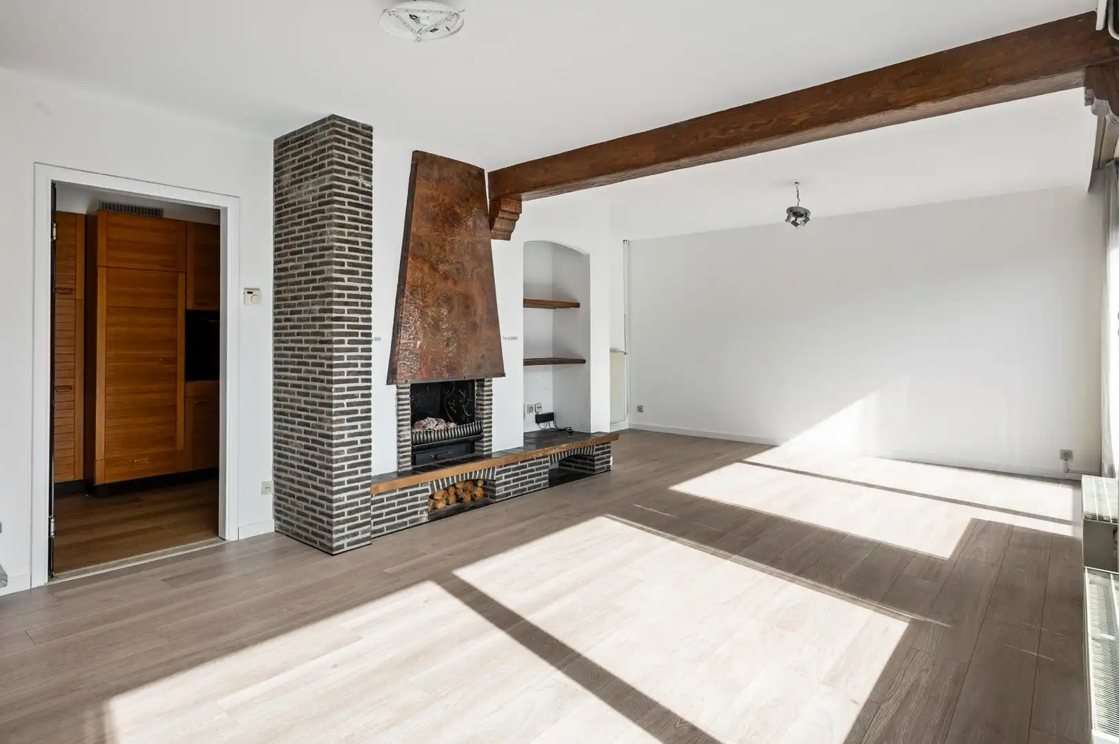 Stijlvol duplex appartement met 2 slaapkamers en garagebox foto 5