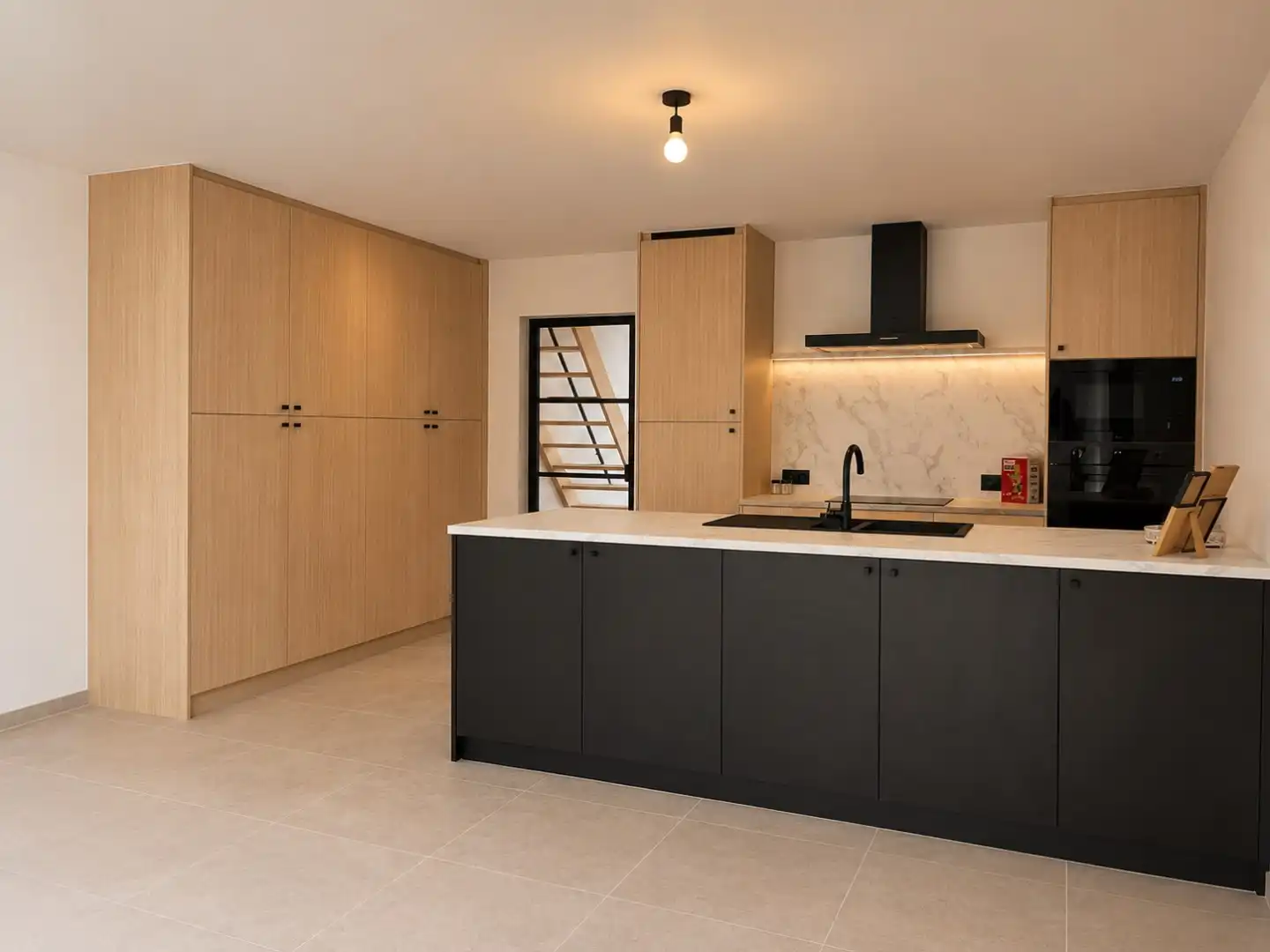 Instapklare woning te Kuurne met 3 slaapkamers, zijweg, oprit en zoveel meer! foto 7