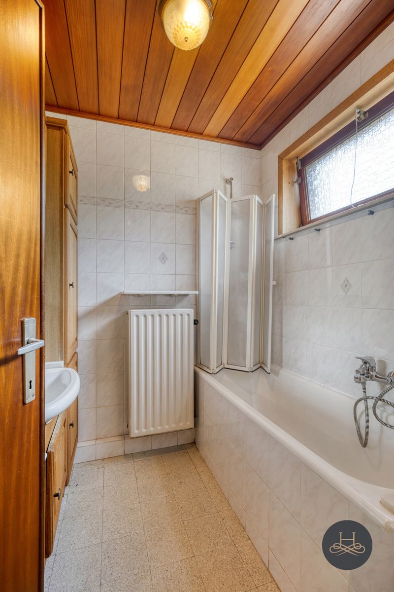 Renovatiewoning op riant perceel in de natuur foto 12