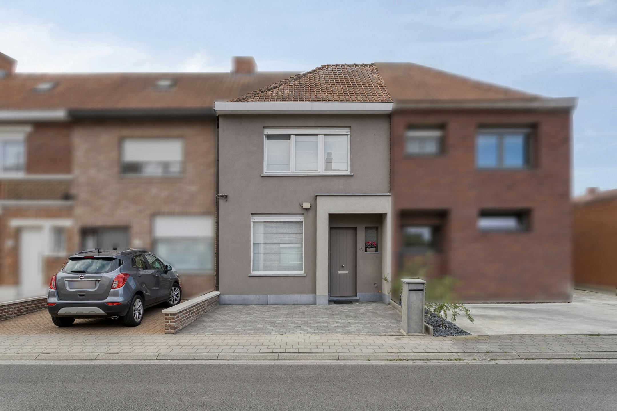 Instapklare gezinswoning met gezellige tuin in Roeselare foto 2