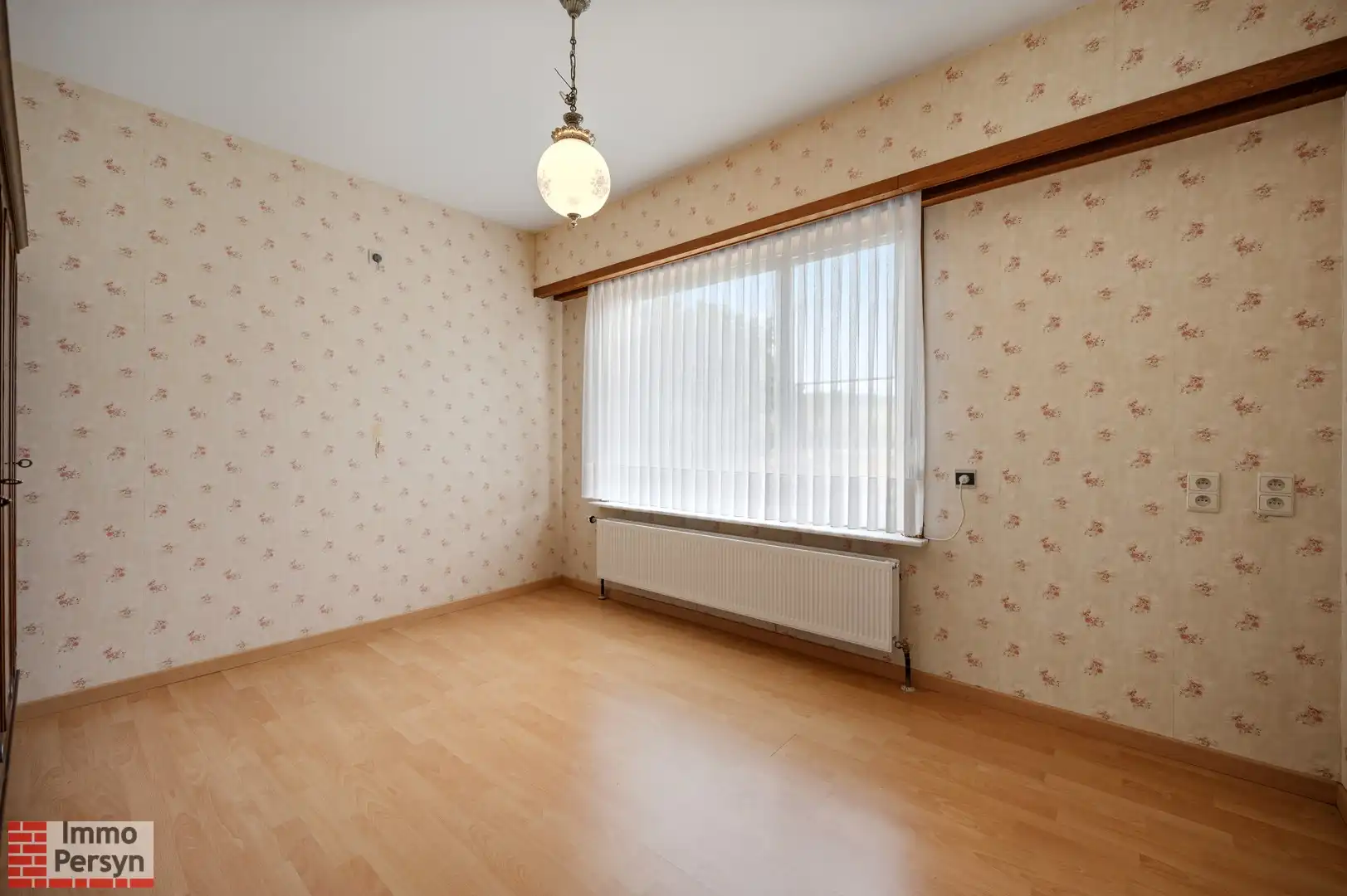 Vrijstaande bungalow met bijgebouw op een riant perceel foto 10