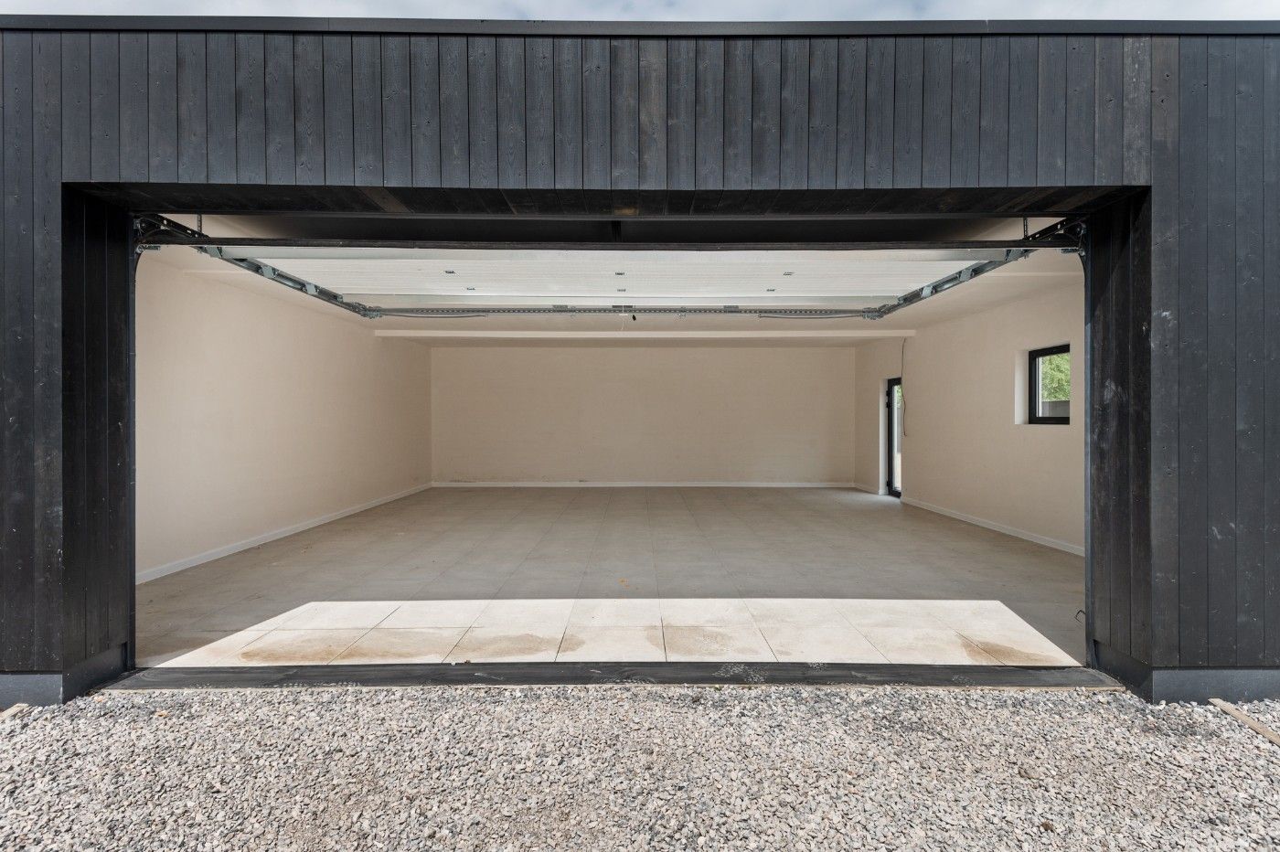 Prachtig gerenoveerde, vrijstaande woning met 4 slpk., tuin en polyvalent bijgebouw foto 28