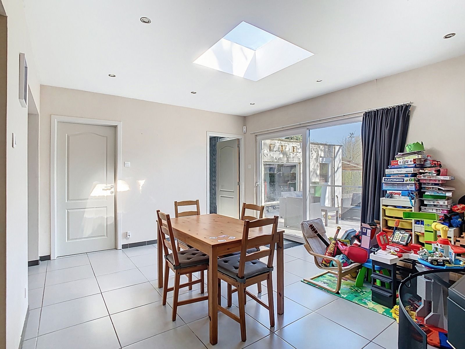 Woning met 3 SLPK, Ruime Garage én Tuin, op een Toplocatie! foto 8