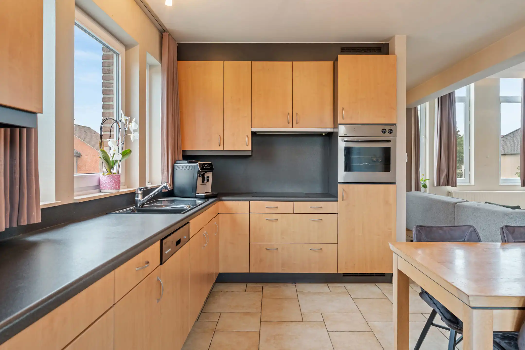Woning met tal van mogelijkheden in Riemst foto 9