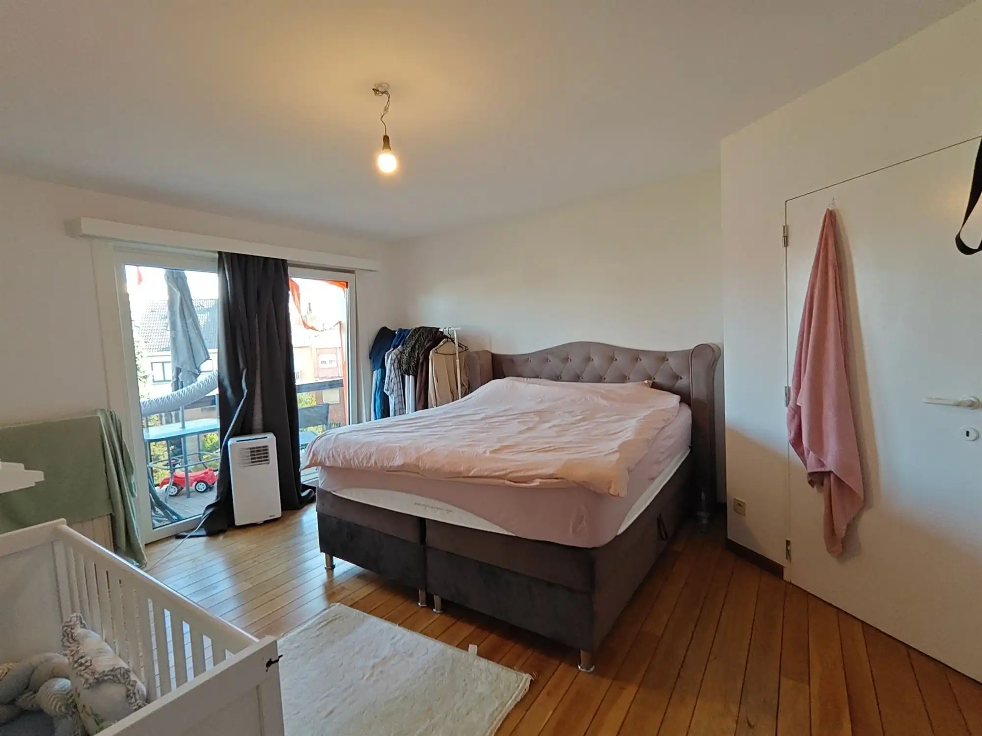 2 slaapkamers appartement met terras foto 15