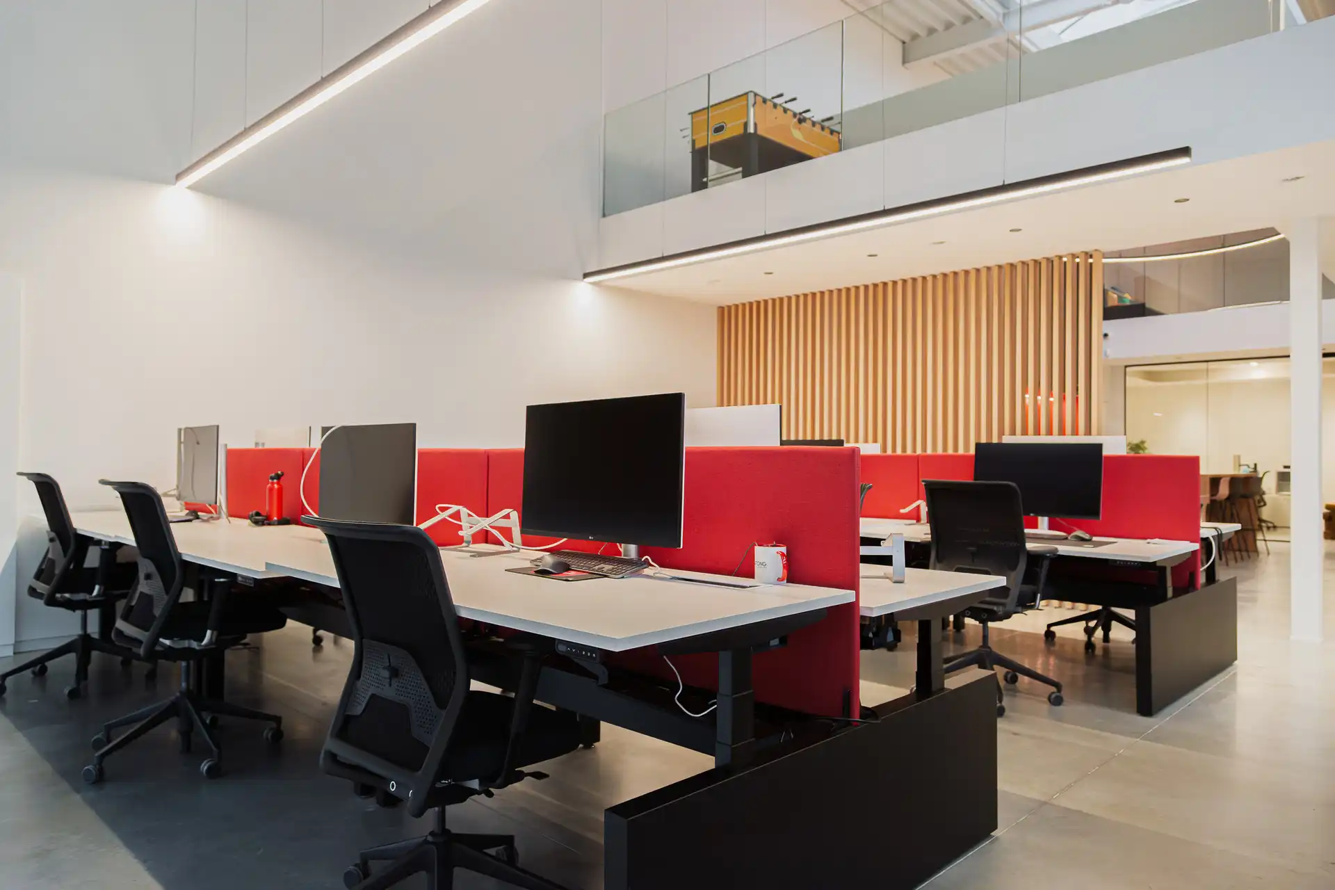 RECENT KANTOORGEBOUW VAN 366M² TE TONGEREN NABIJ E313. foto 8