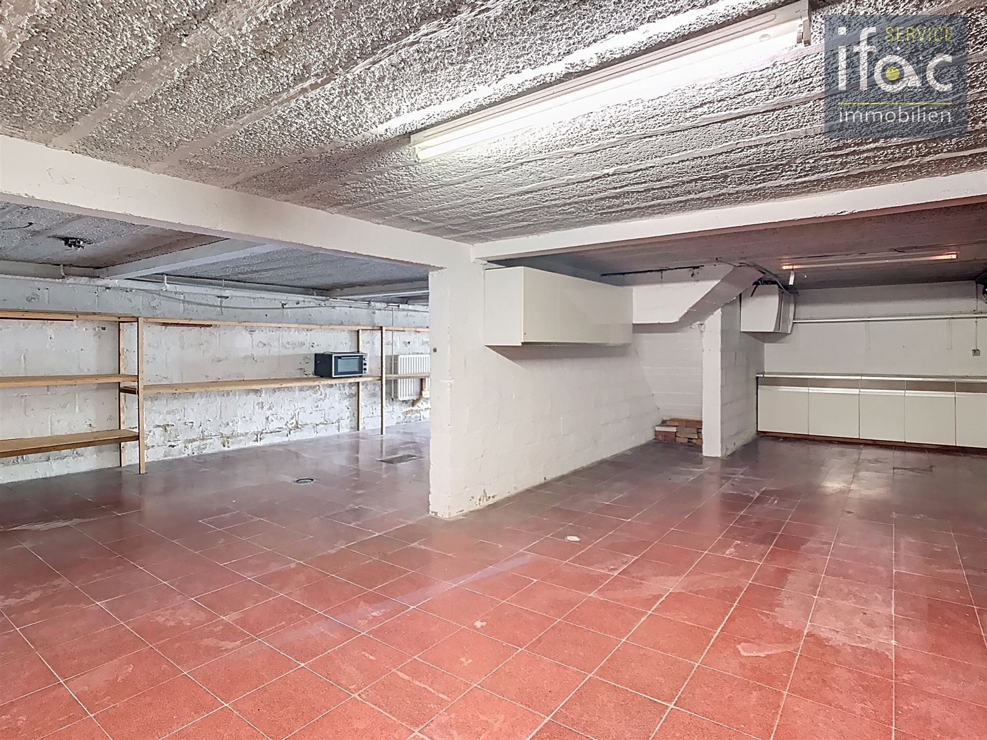 Bungalow met 4 slaapkamers en ruime garage foto 21