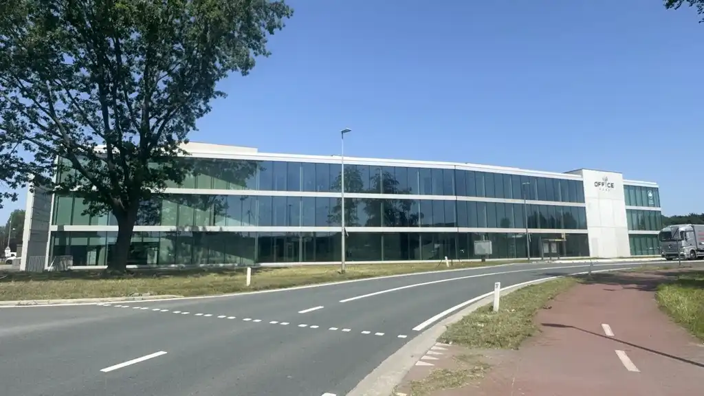 Energiezuinige kantoren te huur in Office Park aan E17 te Lokeren foto 26