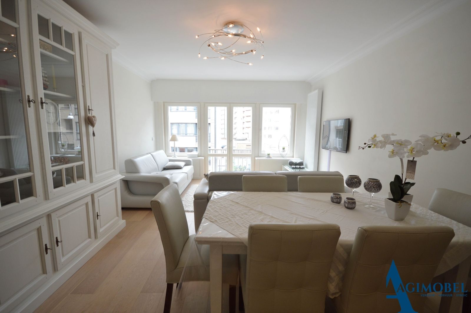 Gezellige en lichtrijke gemeubelde studio op 100 m van de Zeedijk in Knokke foto 3