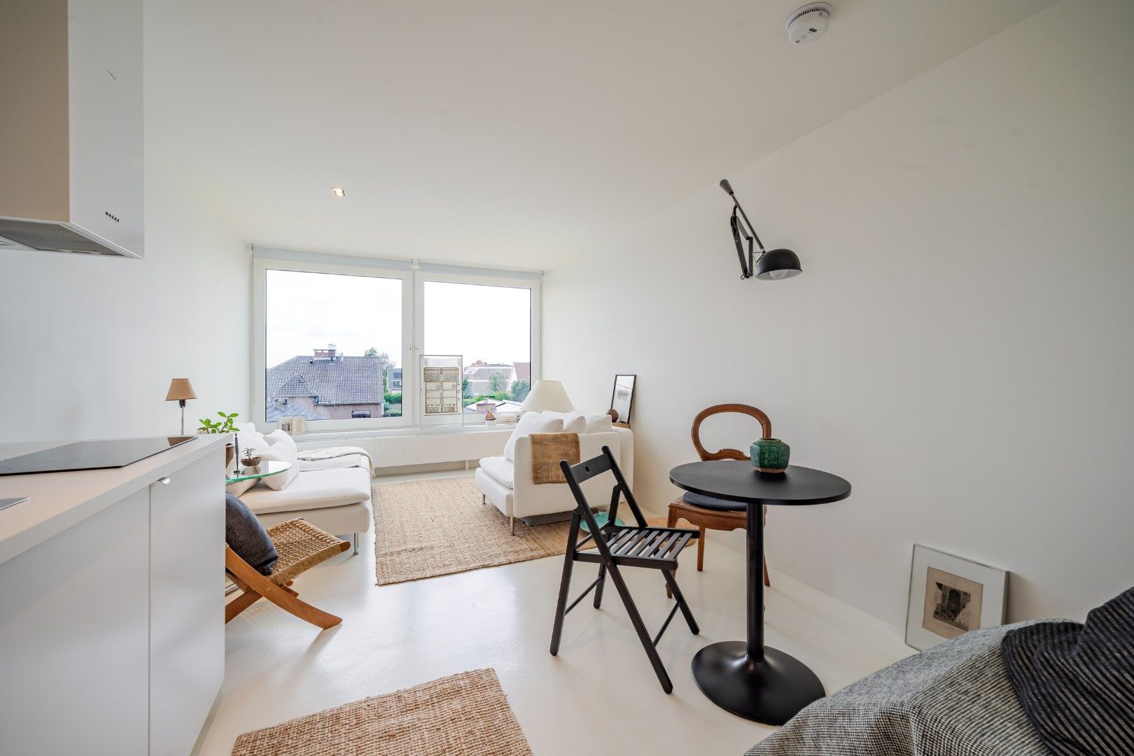 Volledig gerenoveerde studio foto {{pictureIndex}}