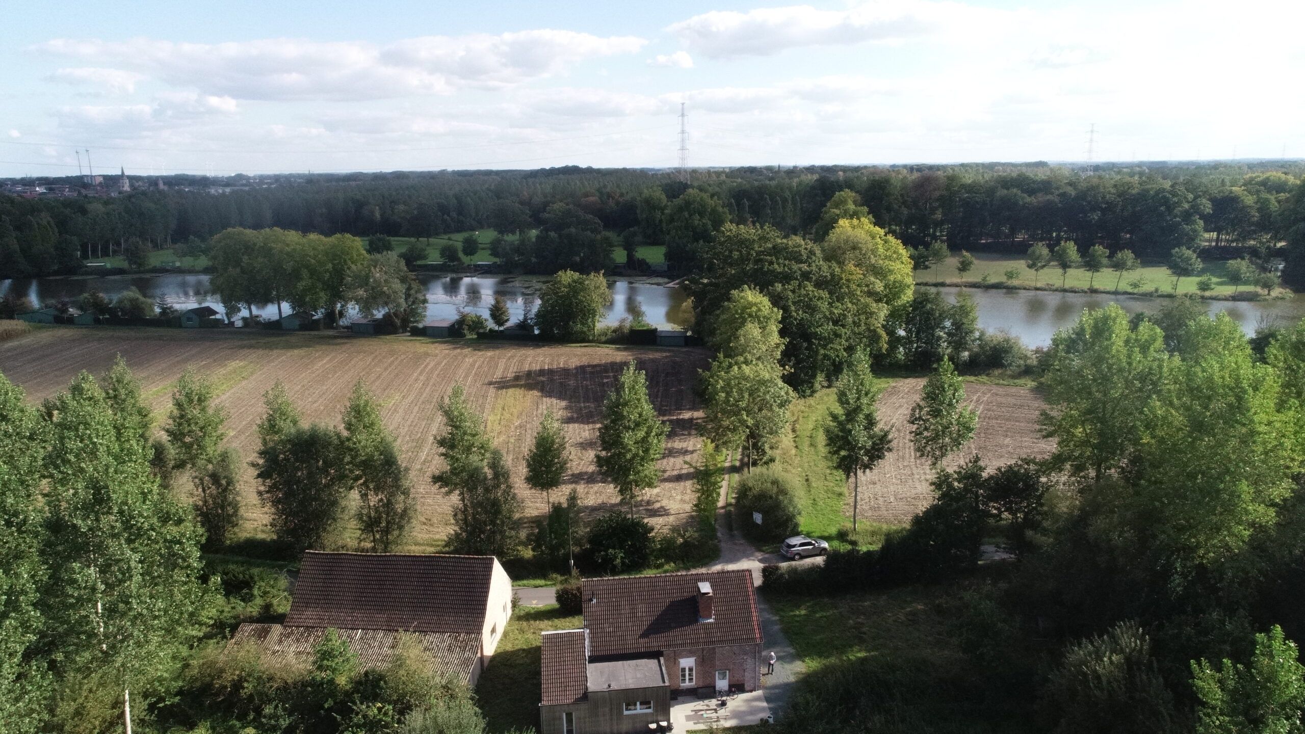 Landelijk gelegen, volledig gerenoveerde 3 slpk woning, op exclusieve ligging foto 10