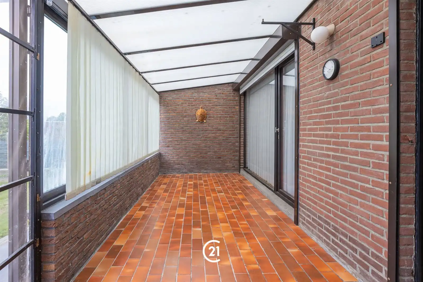 Ruime gezinswoning in doodlopend straatje met 3 slaapkamers, tuin en garage foto 15
