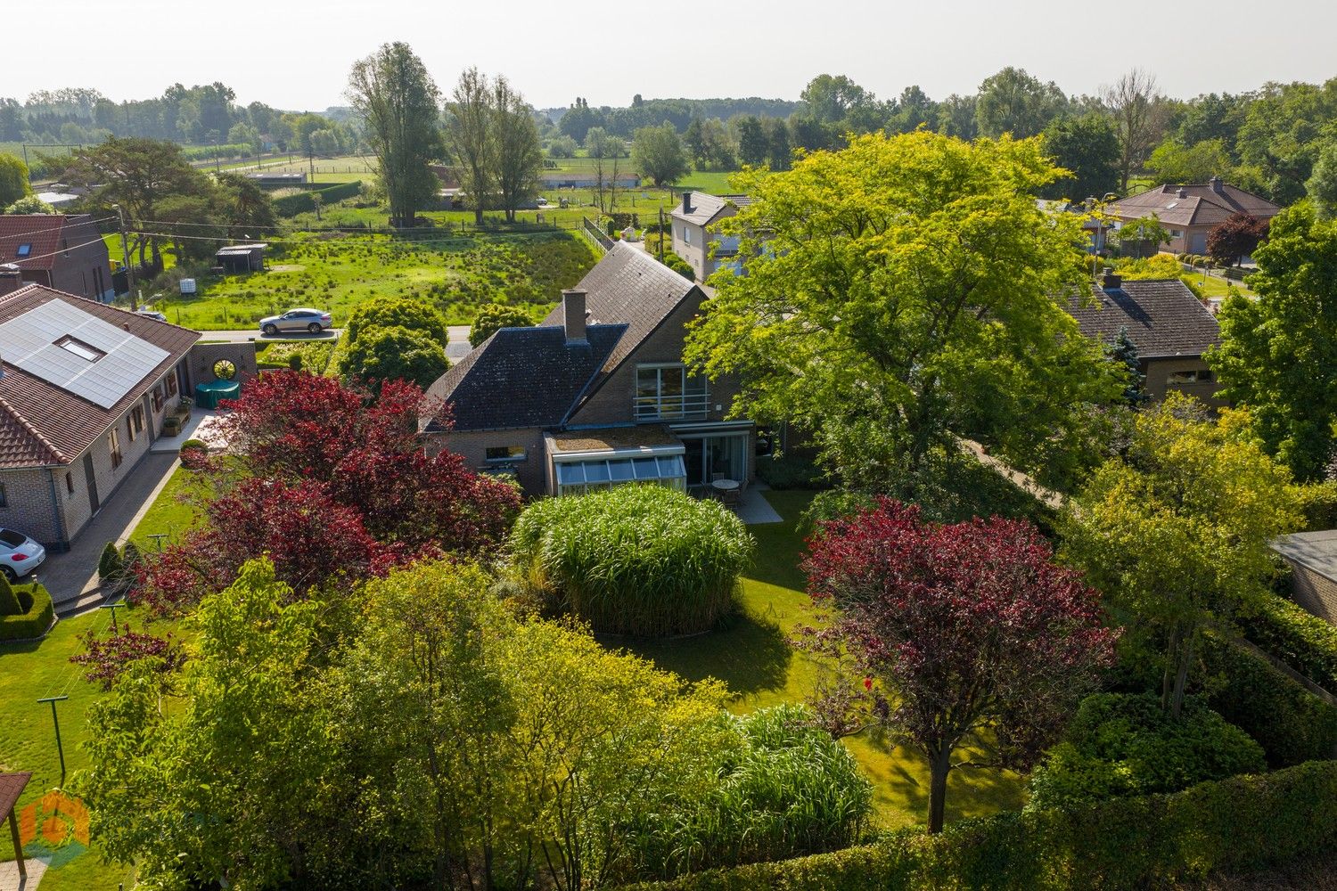 Stijlvolle villa met prachtige tuin, 3 slaapkamers en mogelijkheid tot vrij beroep foto 2