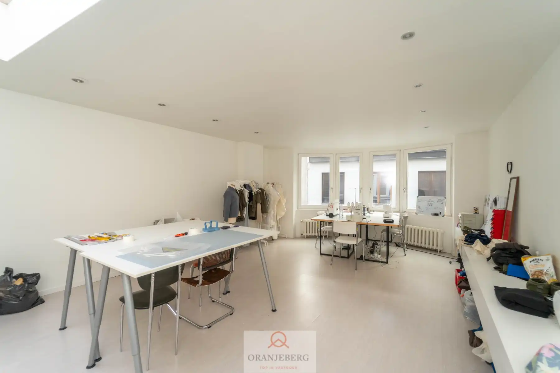 Handelshoekpand Te Huur in gezellig zijstraatje van de Mageleinstraat foto 14